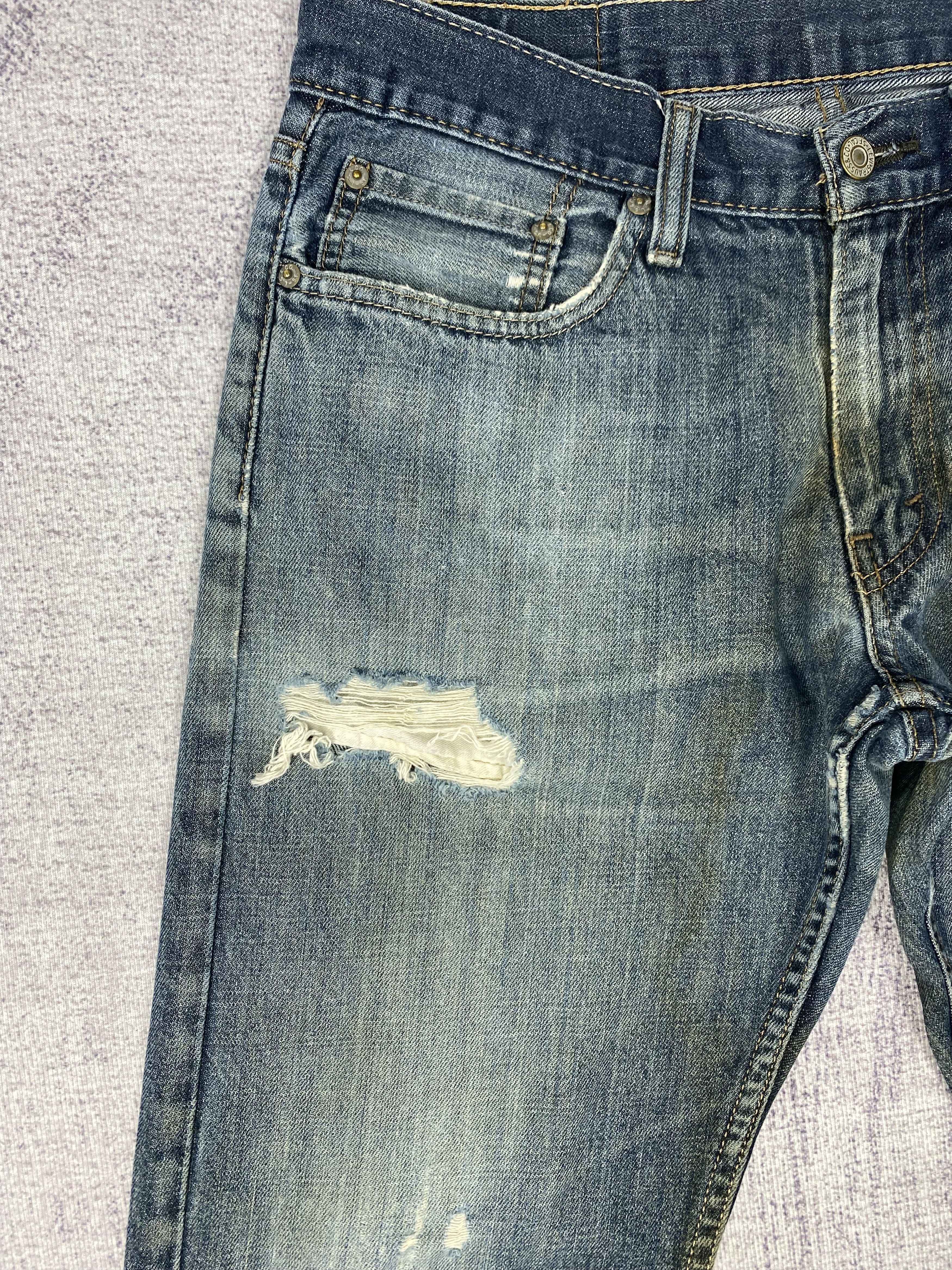 Levi's Vintage Levi's 514 Distressed Blue Denim Jeans PT0483 Size US 32 / EU 48 - 4 Thumbnail