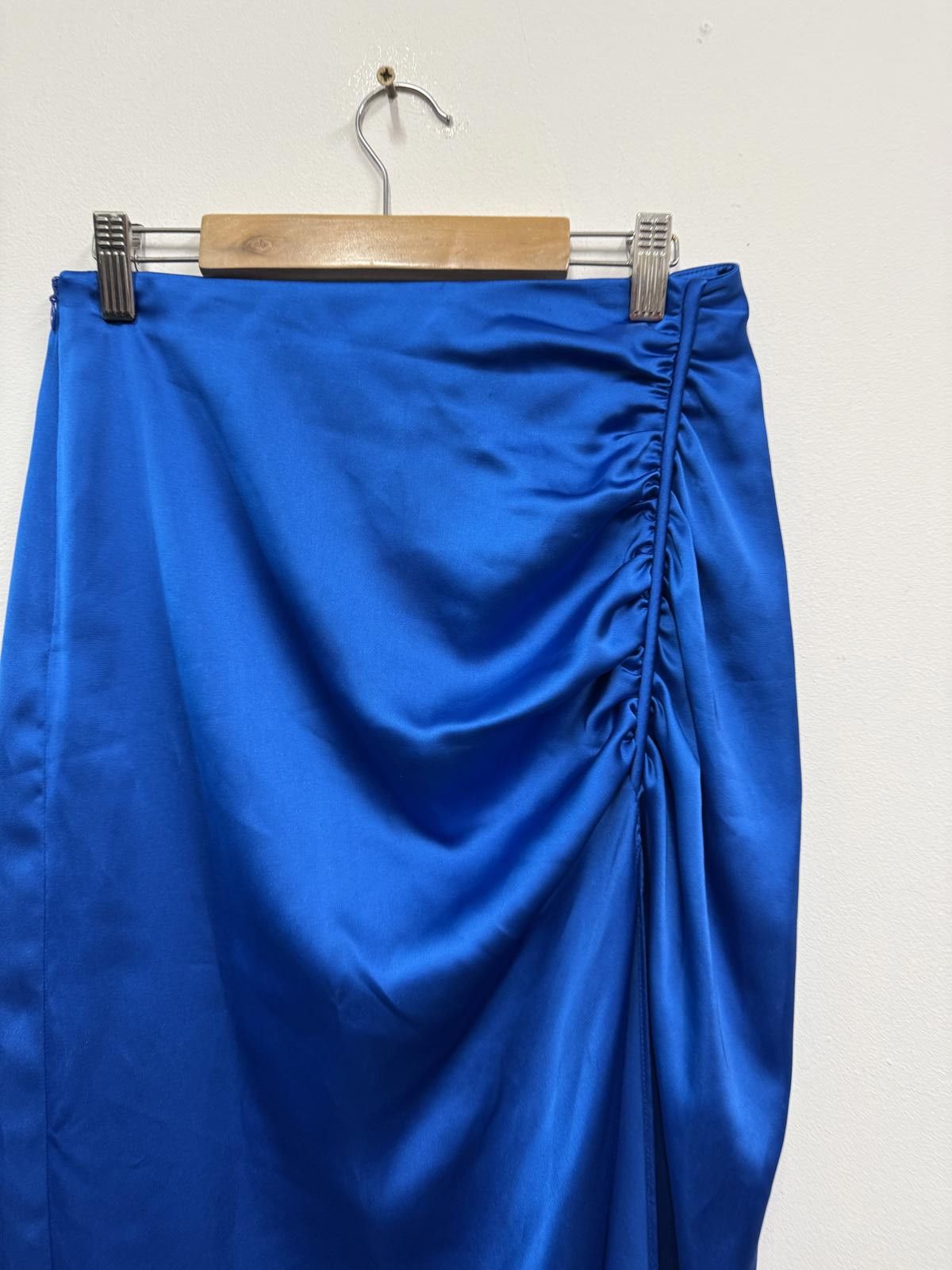 Zara Zara Blue Satin Midi Skirt with Ruched Detail Size 28" / US 6 / IT 42 - 4 Thumbnail