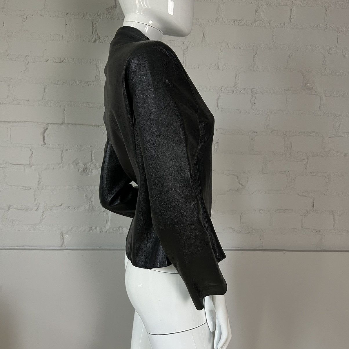 Vintage Vintage elegant leather fitted jacket Size S / US 4 / IT 40 - 3 Thumbnail