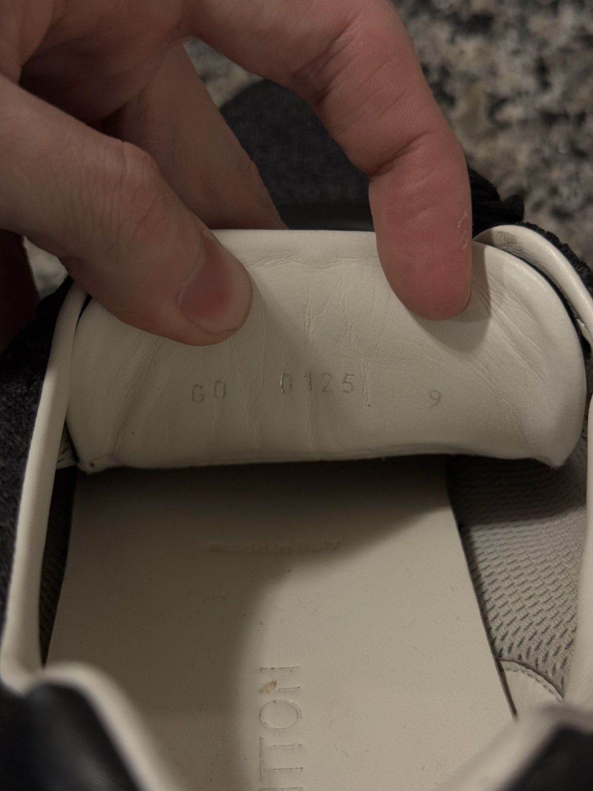 Louis Vuitton 9LV/10US - Louis Vuitton Runaway Sneaker Clean 🧼 Size US 10 / EU 43 - 13 Thumbnail