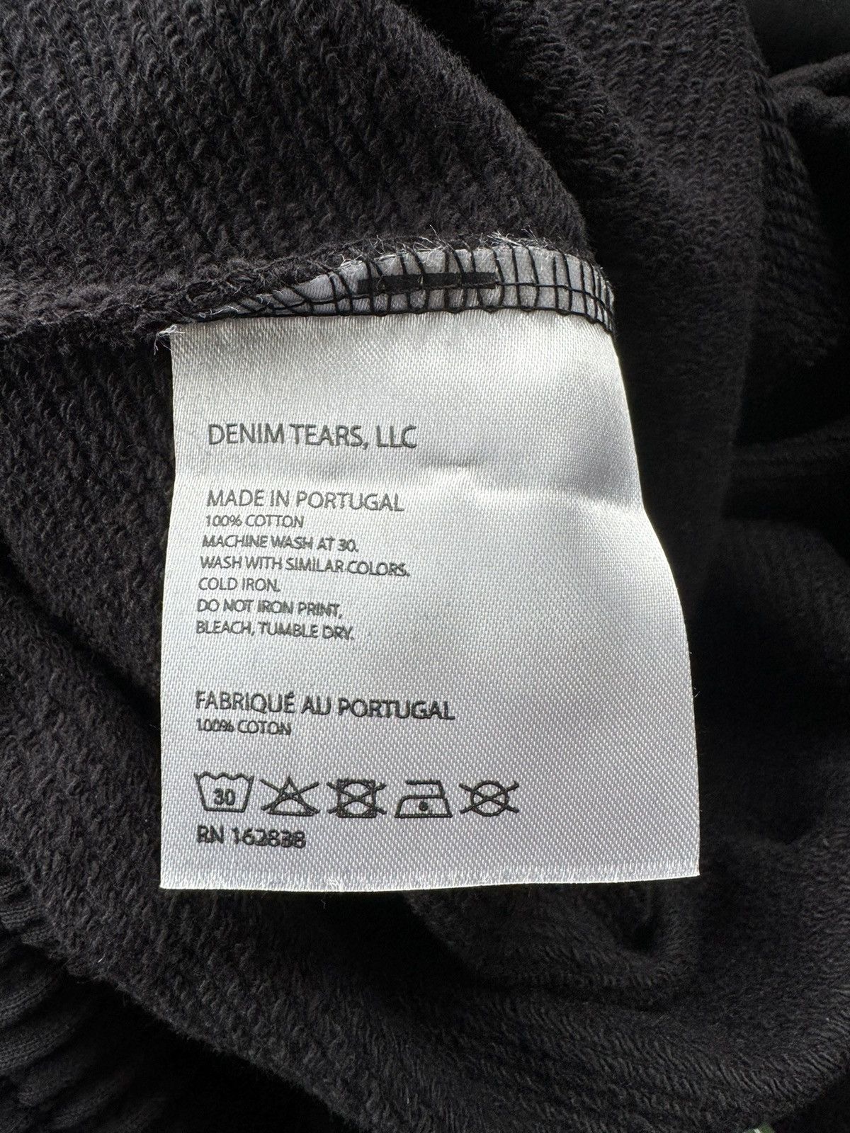 DENIM TEARS Denim Tears Monochrome Cotton Wreath Sweatpants Size US 38 / EU 54 - 4 Thumbnail