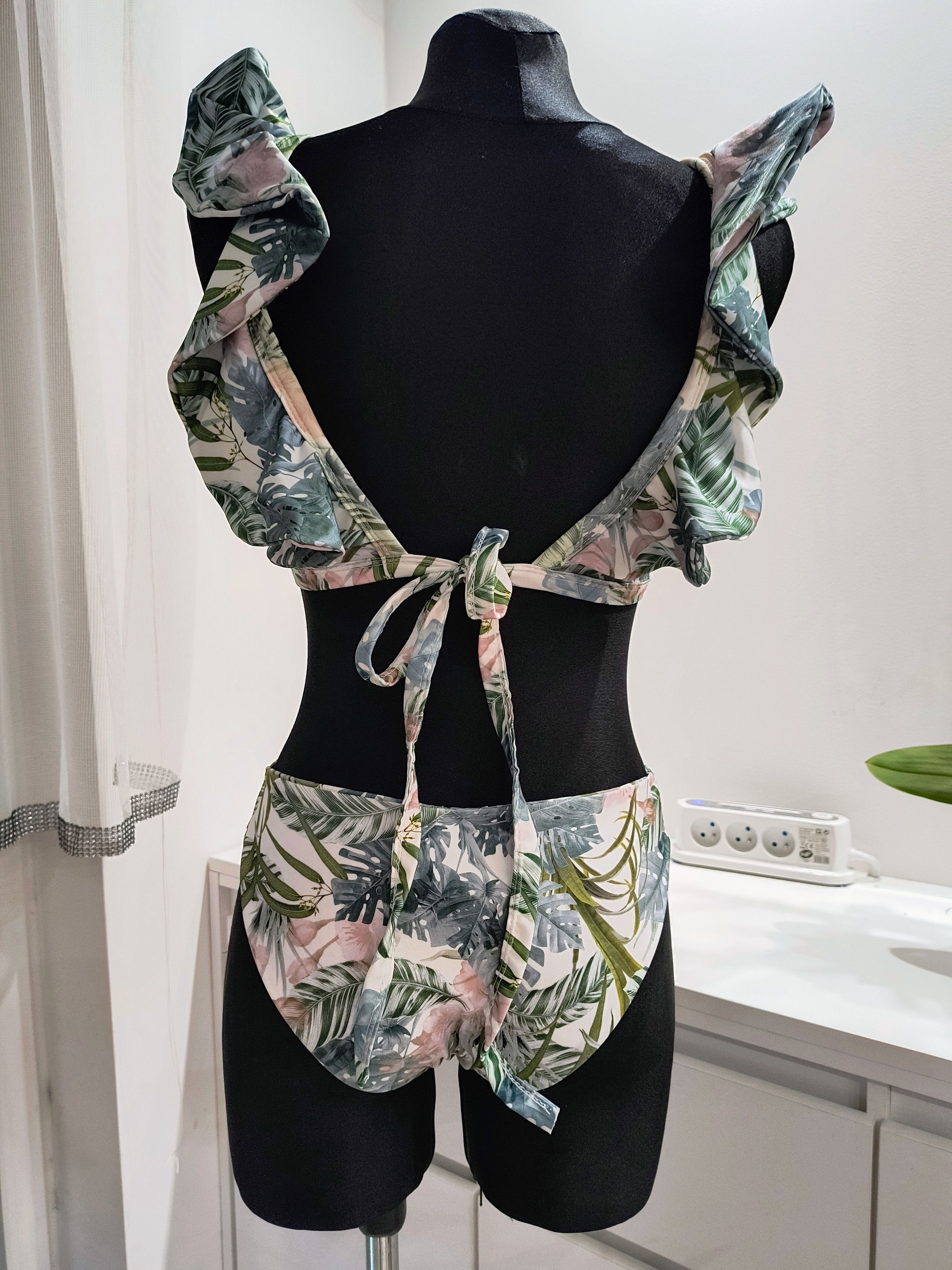 PrettyLittleThing Swimsuit S / 36 / 8 · New with tag · PrettyLittleThing Size ONE SIZE - 2 Thumbnail