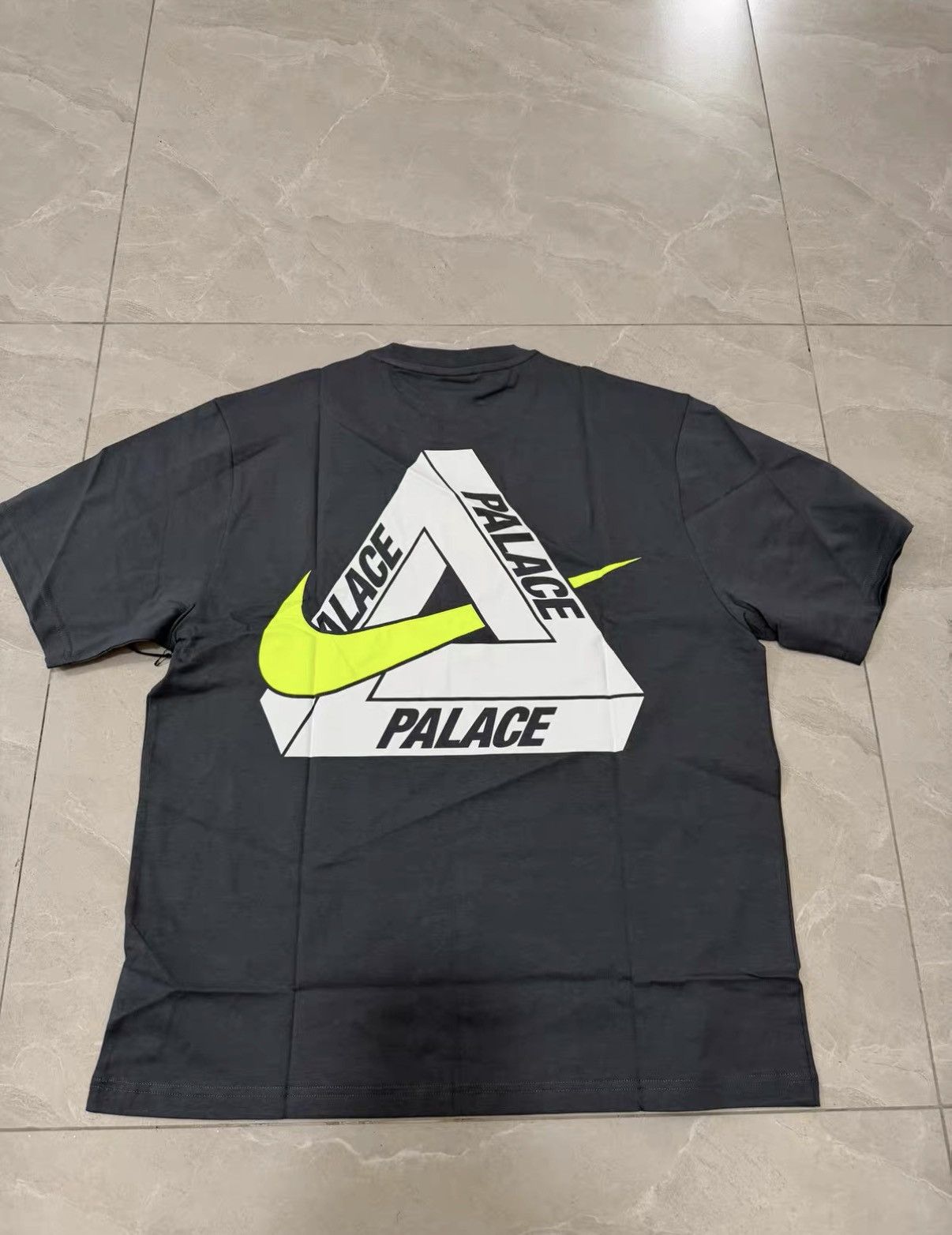 Palace PALACE x Nike FW25 TRI SWOOSH T-SHIRT J34 Size US M / EU 48-50 / 2 - 3 Thumbnail