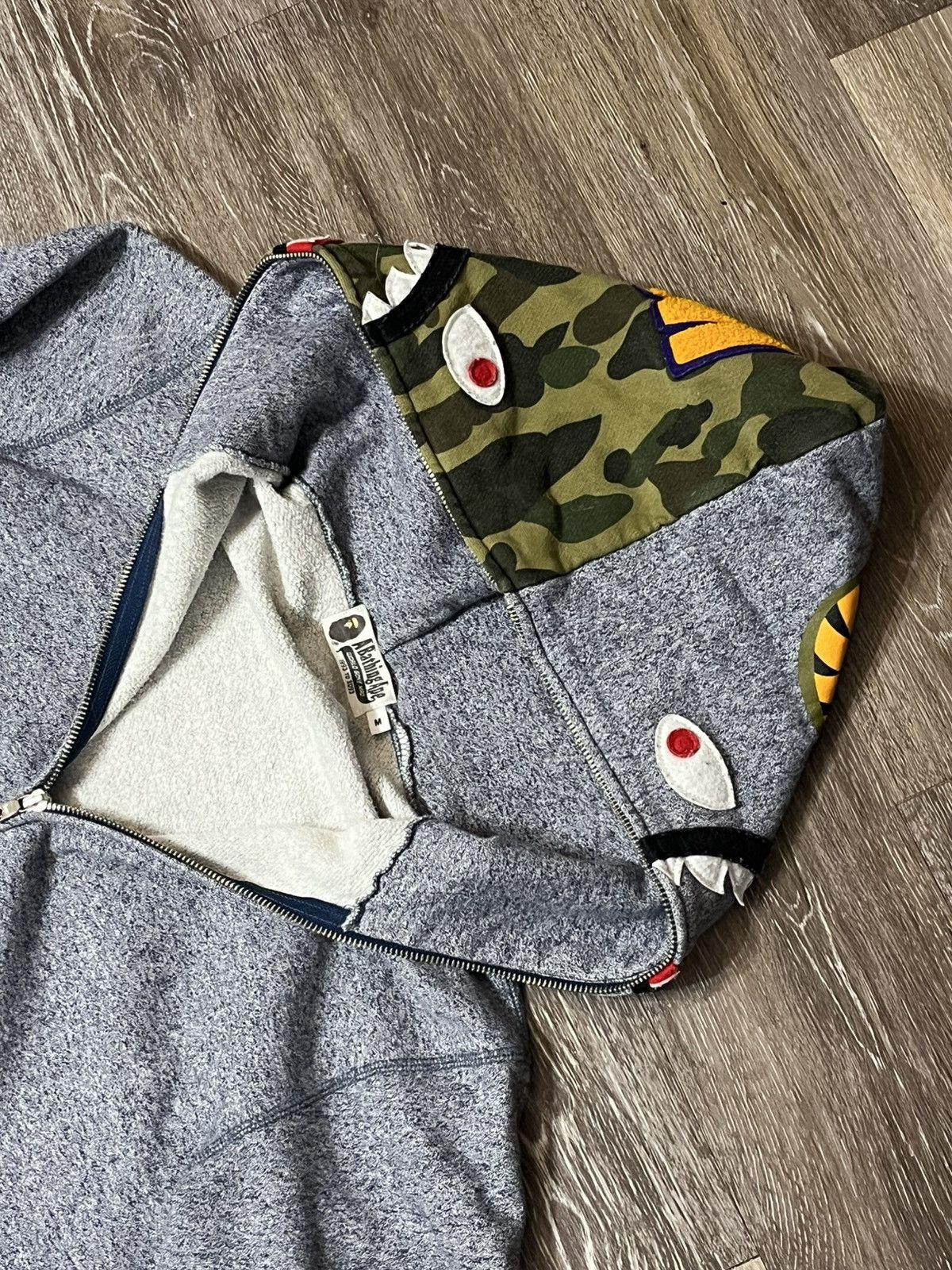 Bape BAPE 1st Camo Shark Zip Up Spellout Logo On Back Size US M / EU 48-50 / 2 - 6 Thumbnail