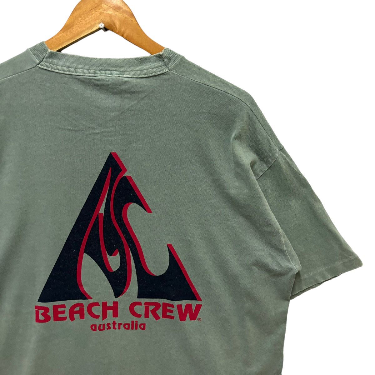 Vintage Vintage Beach Crew Australia Surf Style Tshirt Size US L / EU 52-54 / 3 - 3 Thumbnail