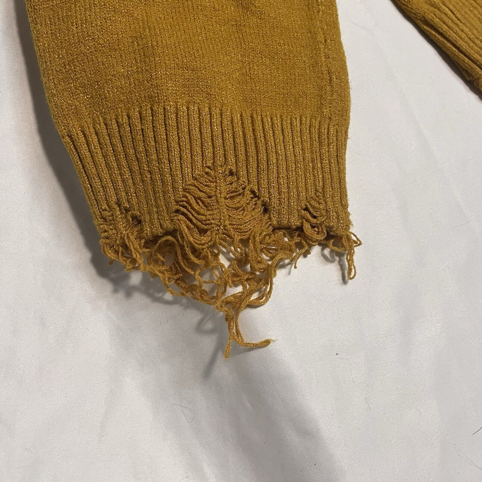 Other Wild Honey Womens Cropped Sweater Mustard V-Neck Distressed Size M / US 6-8 / IT 42-44 - 2 Thumbnail