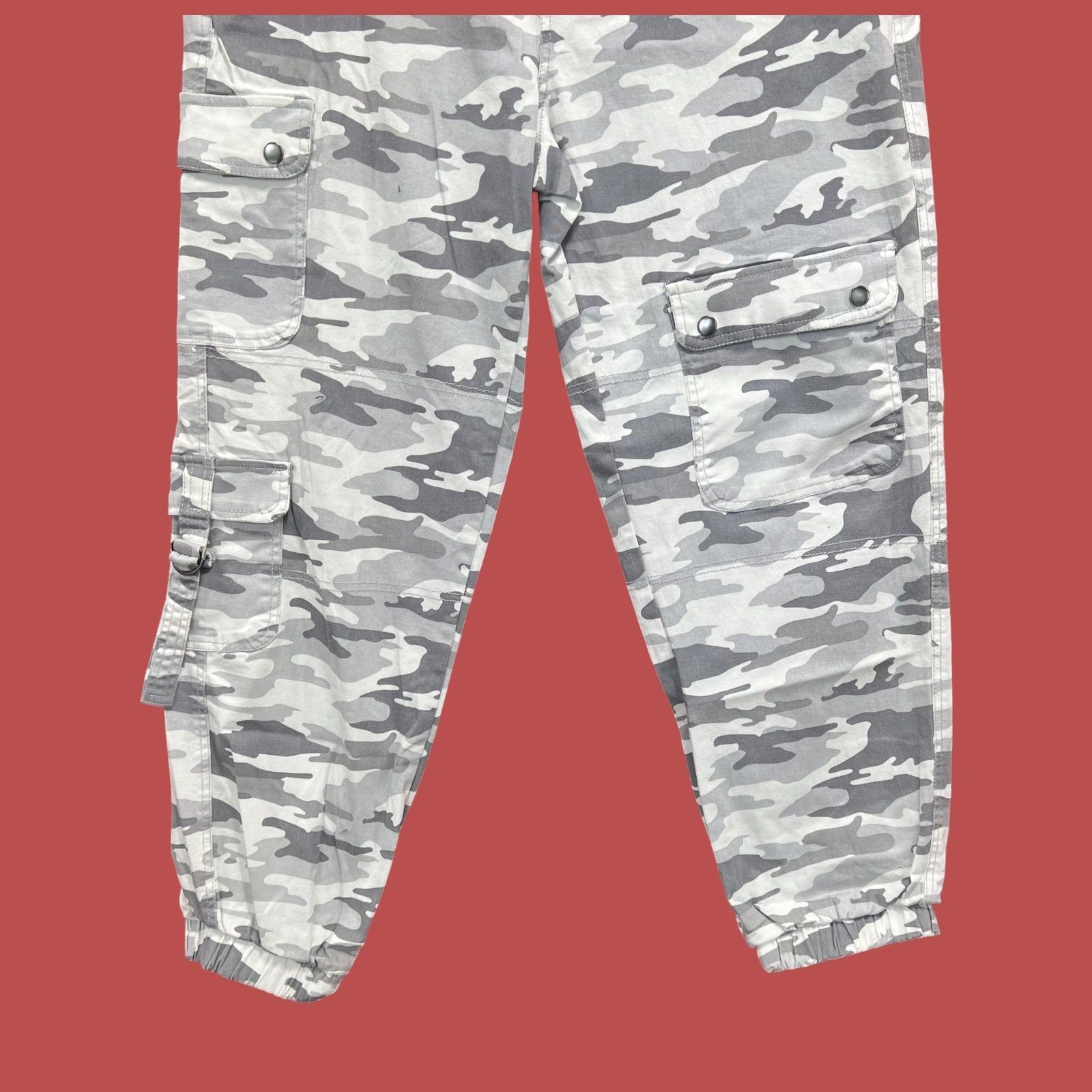 rue21 Rue 21 - Women's Cozy Cargo Jogger Pants - Camouflage Snow P Size 32" / US 10 / IT 46 - 14 Thumbnail