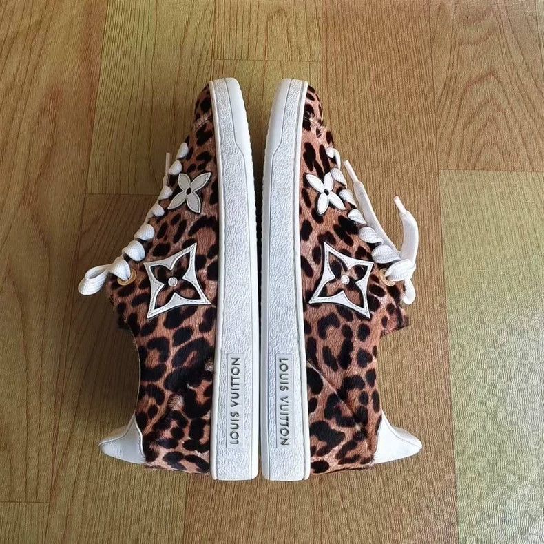 Louis Vuitton Louis Vuitton Frontrow cowhide leopard print board shoes Size US 5 / EU 37 - 3 Thumbnail