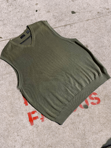 Izod Izod Sweater Vest Mens V-Neck Pullover Casual Sleeveless Size US L / EU 52-54 / 3 - 1 Thumbnail