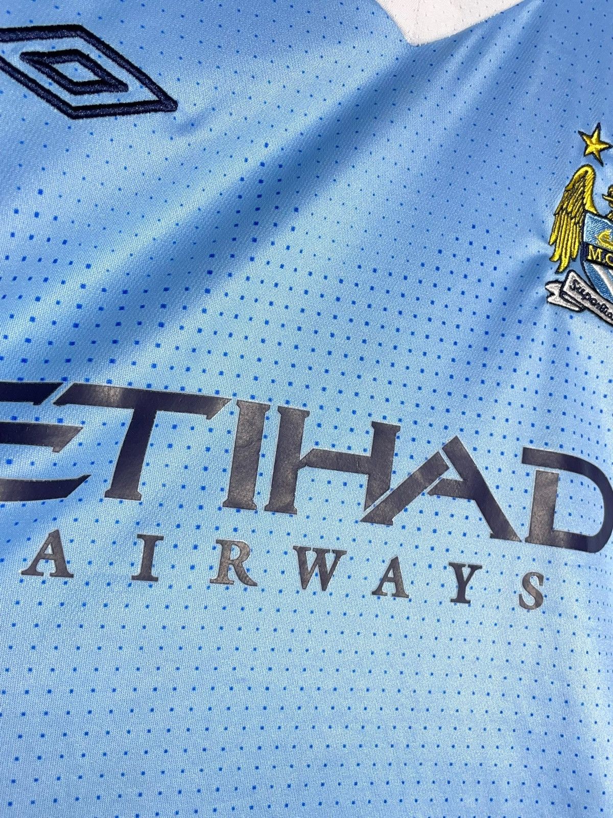 Umbro × Vintage #16 Kun Aguero Manchester City Umbro 2011/12 Football Shirt Size US S / EU 44-46 / 1 - 6 Thumbnail