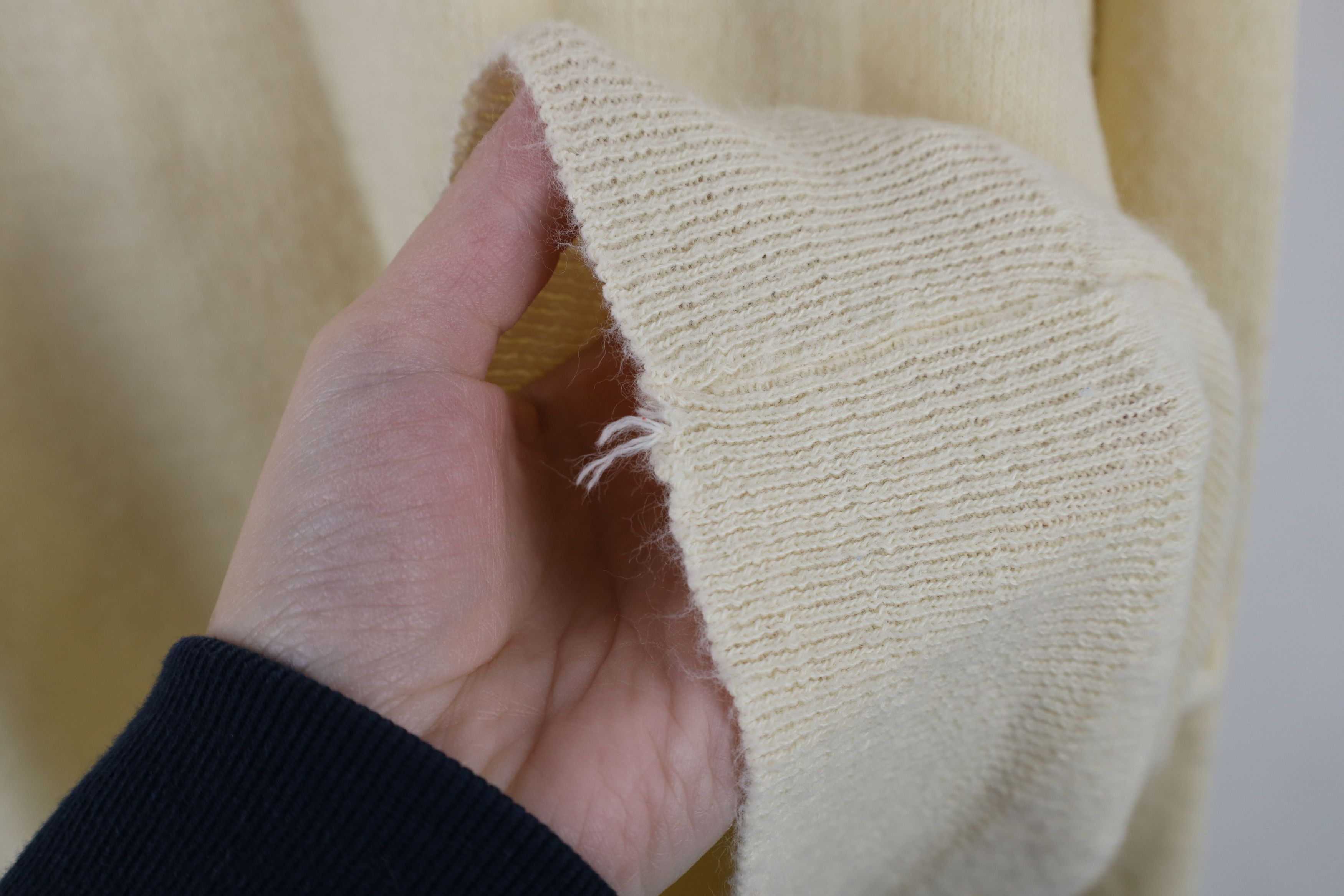 Vintage Vintage 70s Streetwear Blank Knit V-Neck Sweater Cream USA Size US XL / EU 56 / 4 - 7 Thumbnail