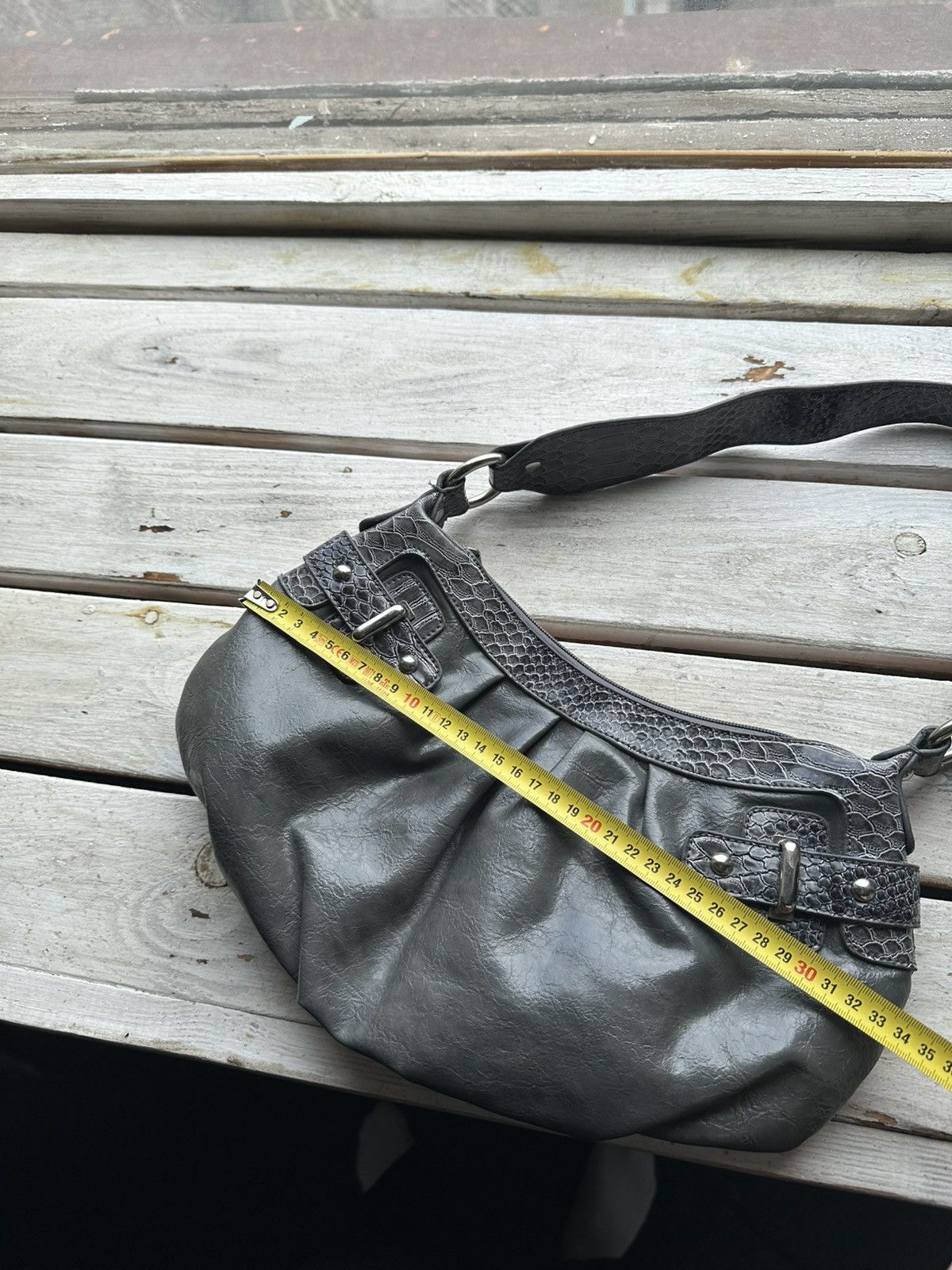 Japanese Brand 🚨Y2K AVANT-GARDE 🚨mesh silver Japan style hand bag Y2K 90s Size ONE SIZE - 11 Thumbnail