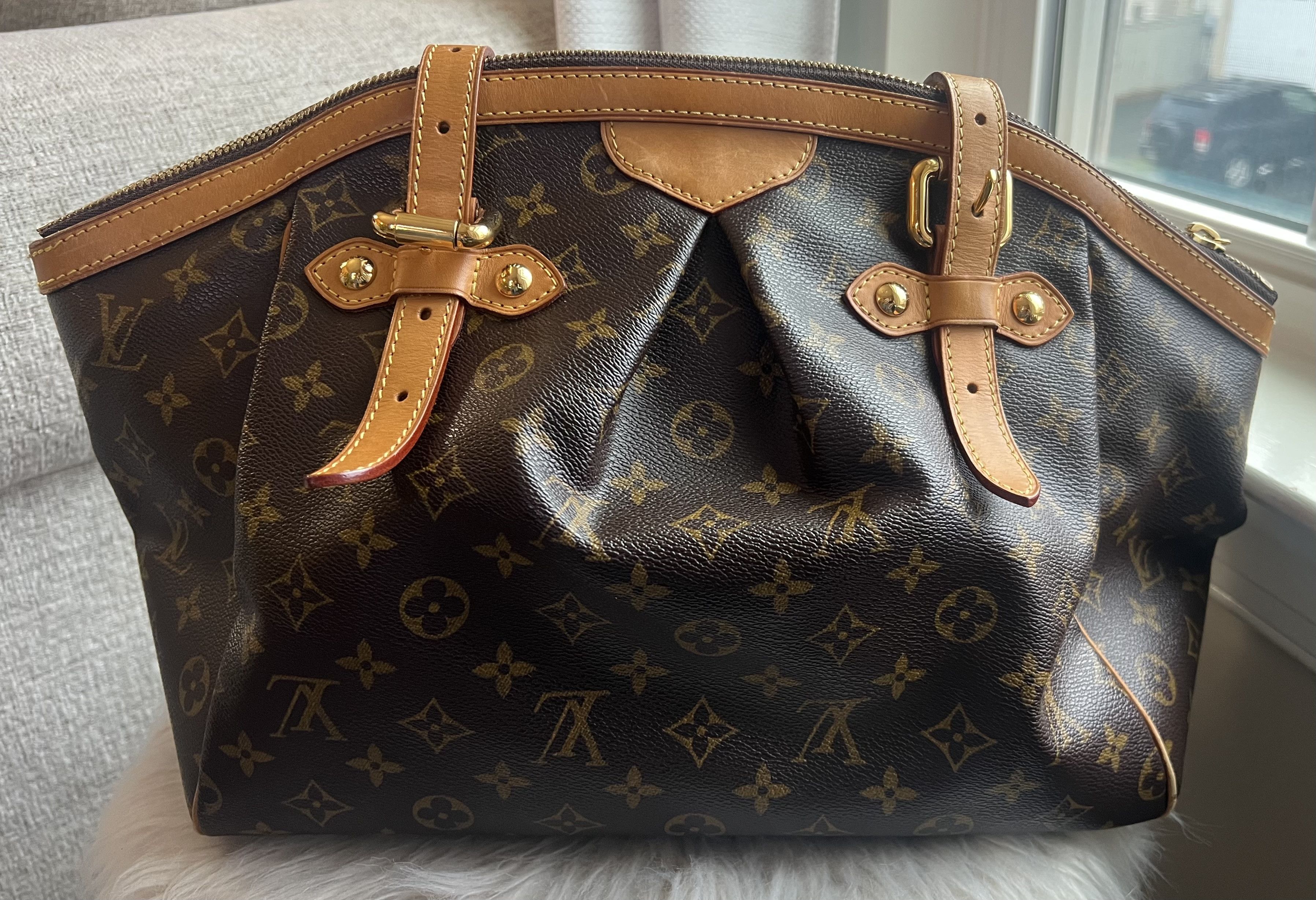 Louis Vuitton Louis Vuitton Tivoli Size ONE SIZE - 1 Thumbnail