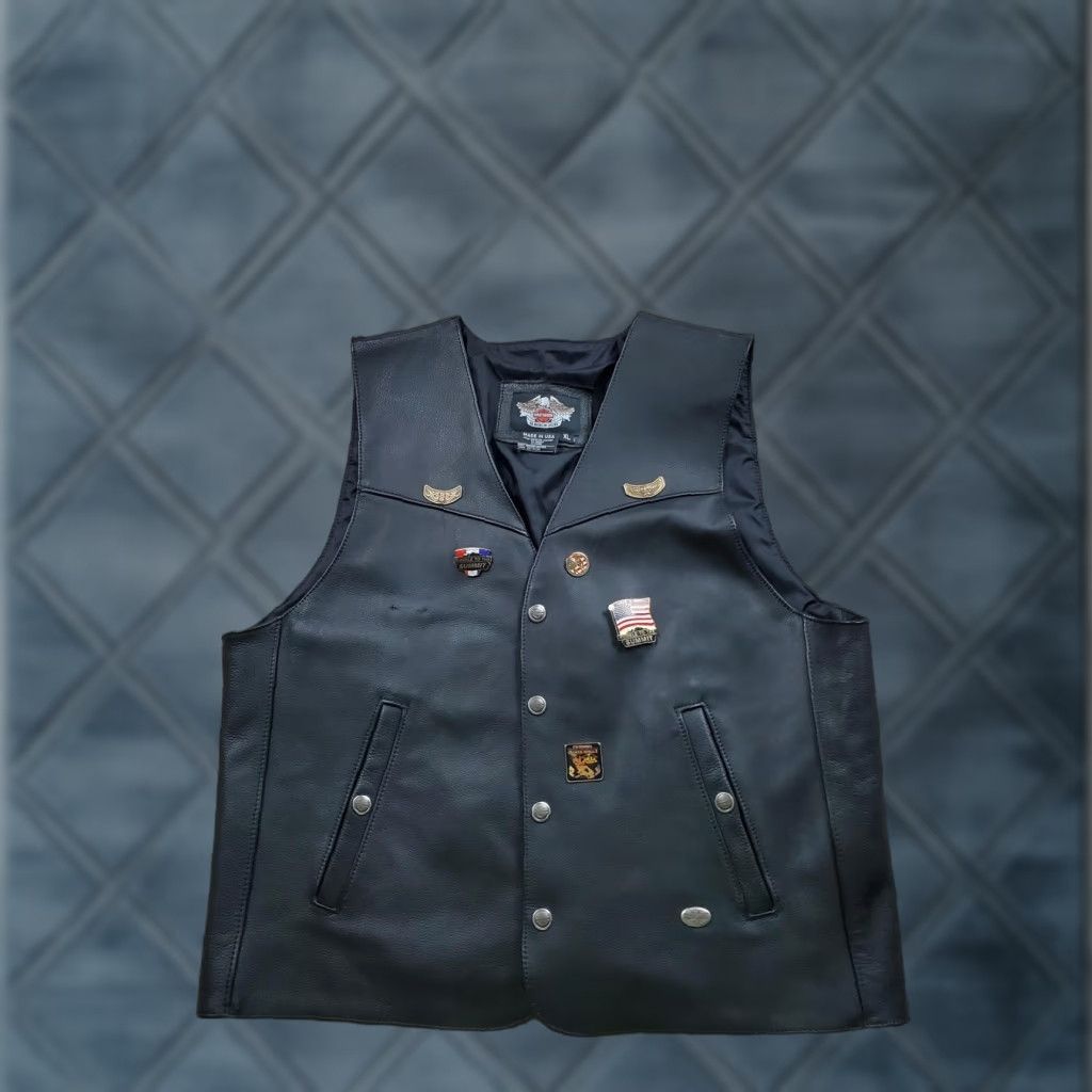 Harley Davidson VINTAGE Harley-Davidson Vest Leather Mens XL Black HOG Club USA Made Pockets Lined Studded Logo 98240-97VM Size US XL / EU 56 / 4 - 1 Thumbnail