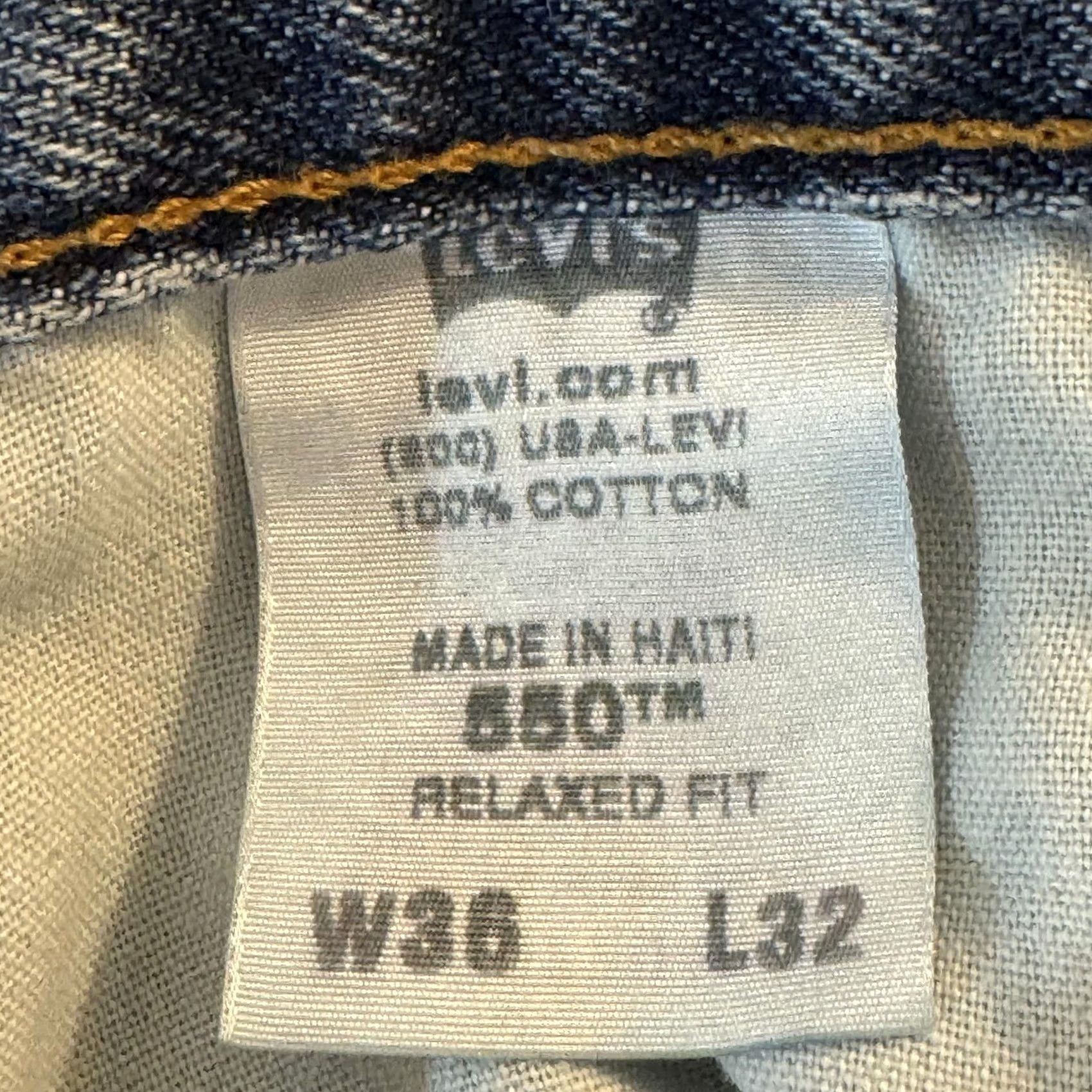 Levi's VINTAGE Levis 550 Jeans Mens 36x32 Blue Relaxed Fit Tapered Leg Denim Classic Zip Fly Size US 36 / EU 52 - 6 Thumbnail