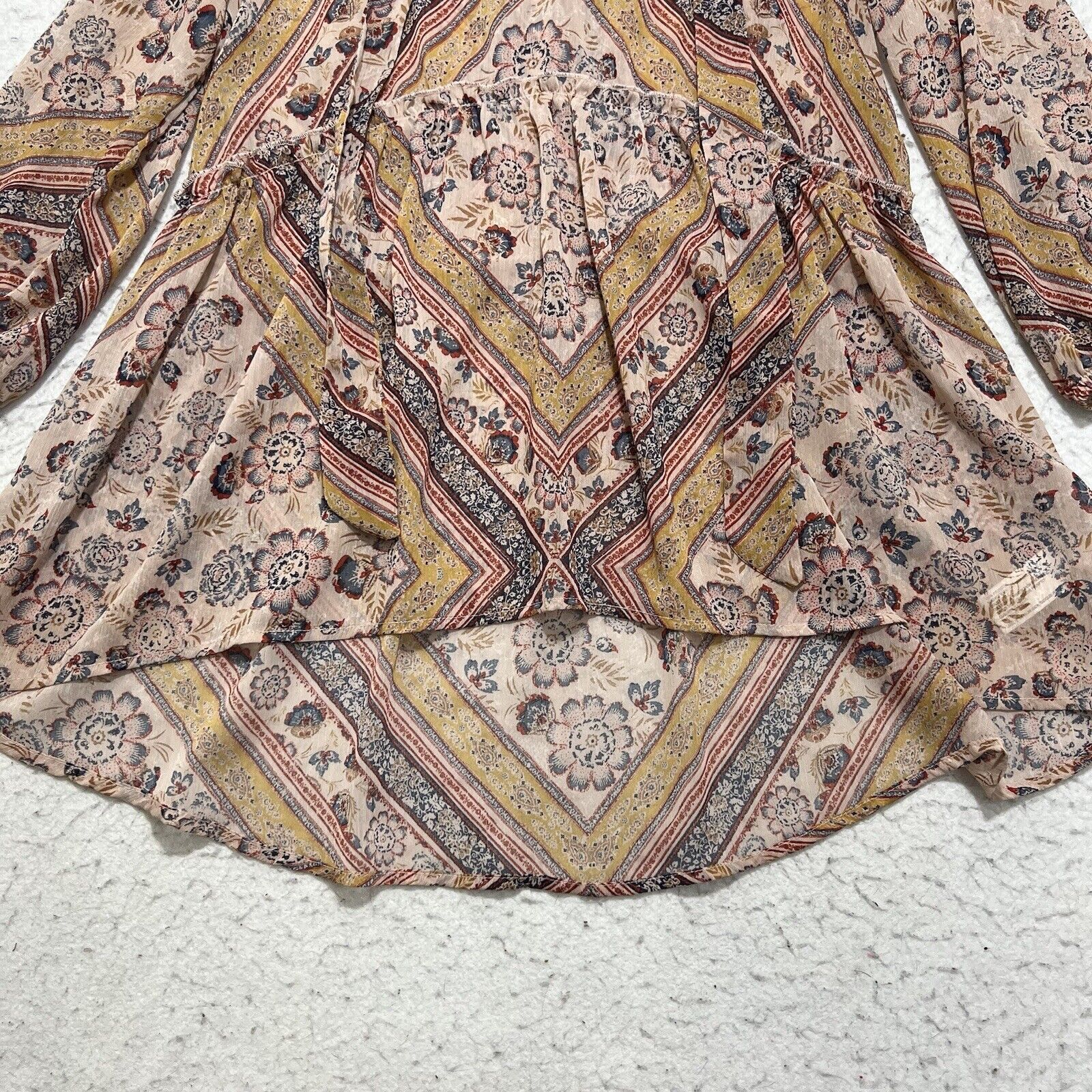 Target Basics Knox Rose 3/4 Sleeve Aztec Floral Pink V-Neck Blouse Top Size XS / US 0-2 / IT 36-38 - 6 Thumbnail