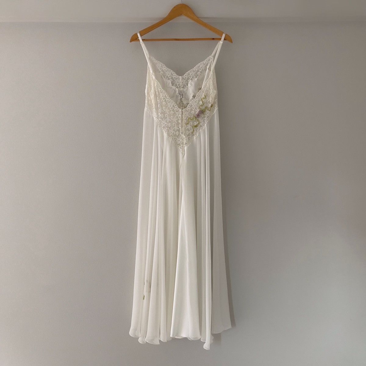 Victoria's Secret × Vintage Romantic White Chiffon Sheer Slip Gown (S-M) Size M / US 6-8 / IT 42-44 - 15 Thumbnail