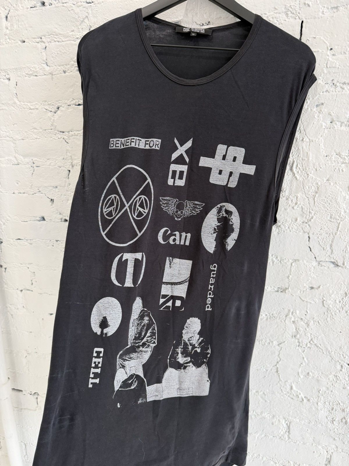 Raf Simons S/S 2003 RAF SIMONS ‘CONSUMED’ TANK TOP Size US M / EU 48-50 / 2 - 2 Thumbnail