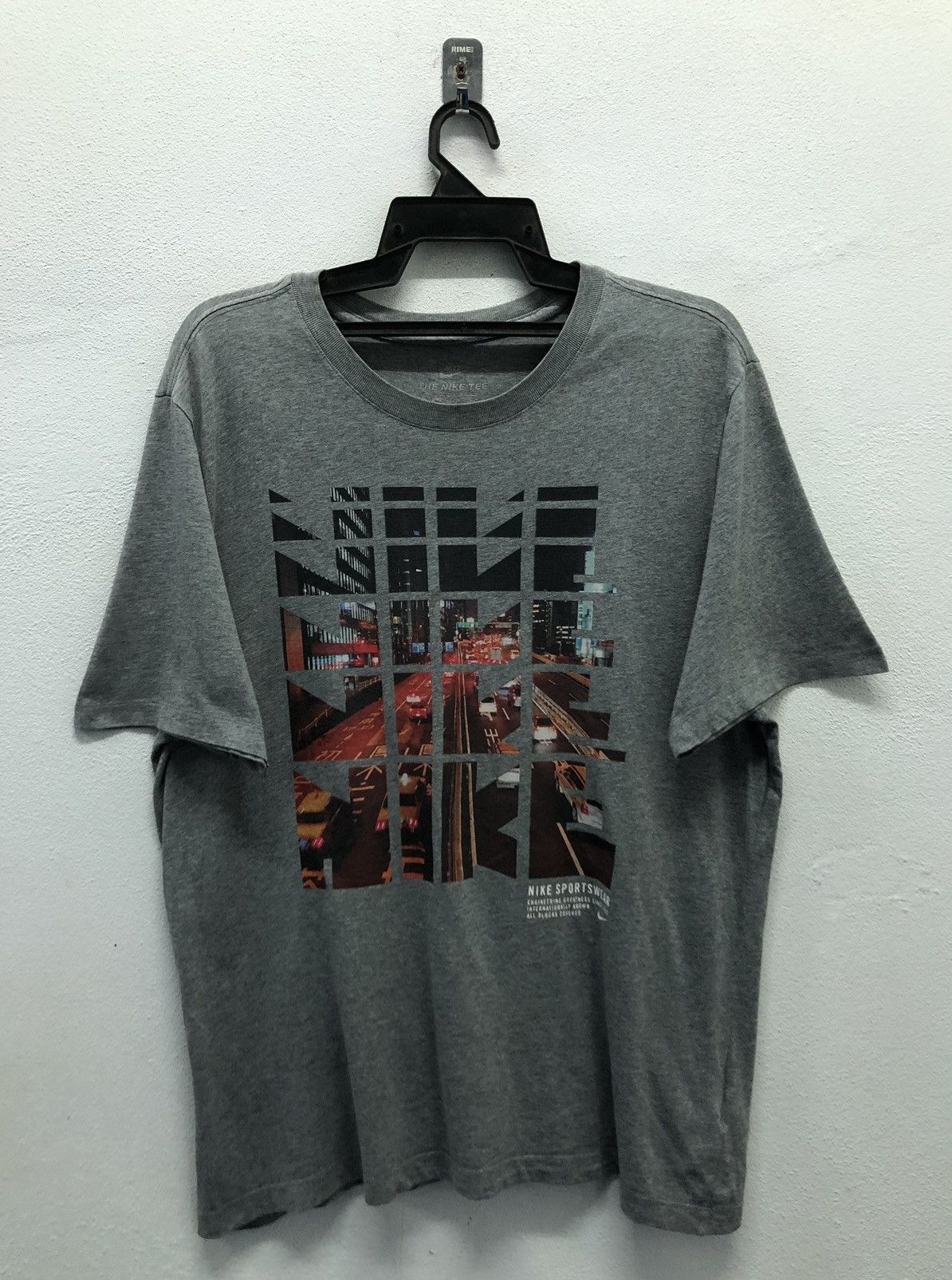 Nike The Nike Tee Nike Sportswear T-Shirt Size US XXL / EU 58 / 5 - 1 Thumbnail