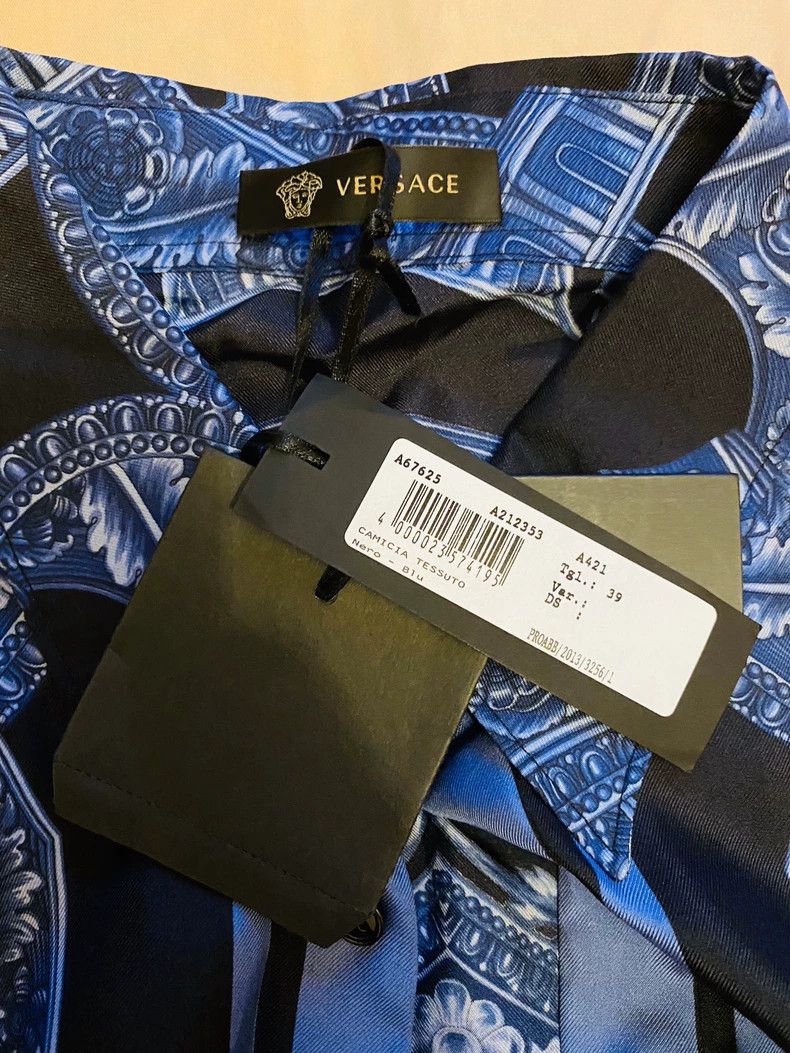 Versace Versace Genuine mulberry silk shirt Size US M / EU 48-50 / 2 - 5 Thumbnail