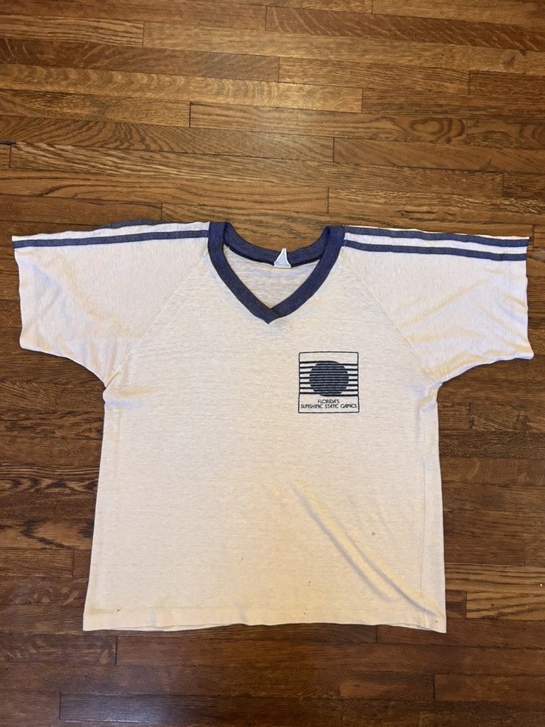 Vintage Vintage Raglan Single Stitch V-Neck Shirt Size US S / EU 44-46 / 1 - 1 Thumbnail