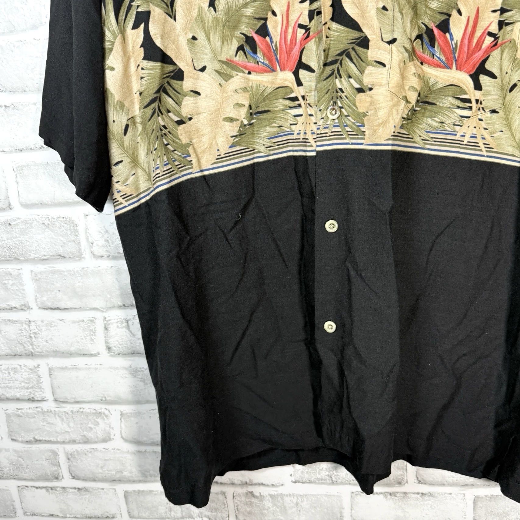 Vintage VTG Bamboo Cay Hawaiian Shirt Mens Size M Short Sleeve Black Palm Leaf Print 100% Rayon Button-Up Size US M / EU 48-50 / 2 - 3 Thumbnail