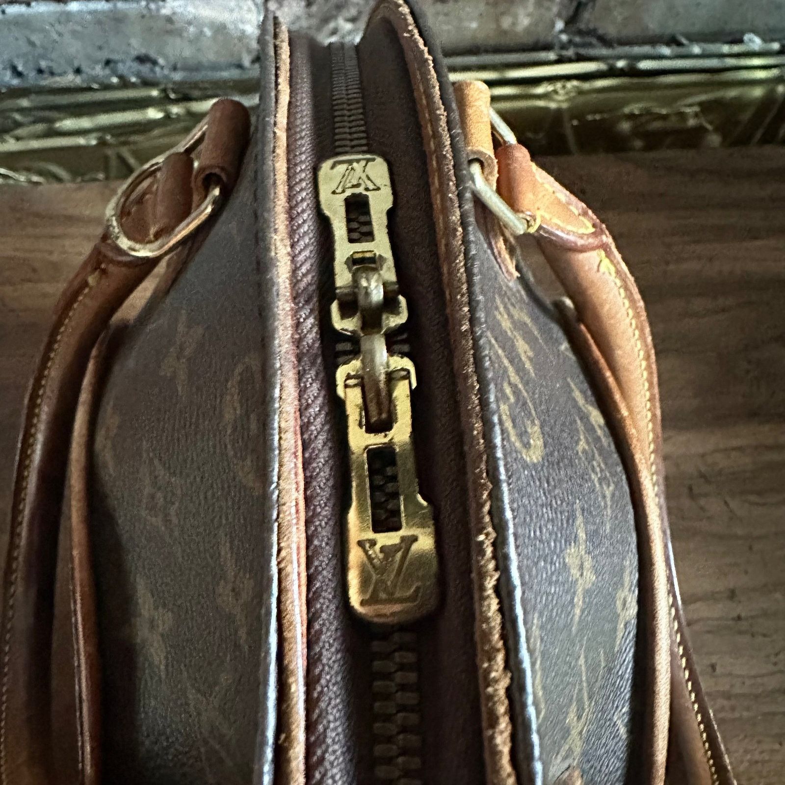 Louis Vuitton Vintage Louis Vuitton 1998 Monogram Ellipse MM Bag Size ONE SIZE - 8 Thumbnail