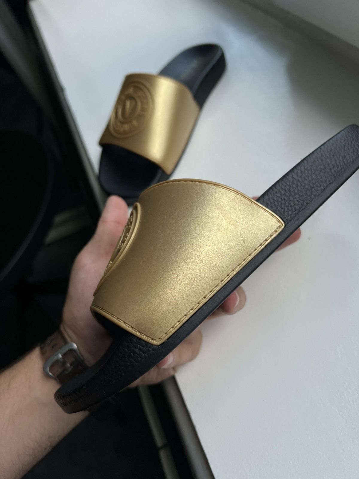 Versace Jeans Couture Versace Jeans Couture Gold Slides Logo Size 37 (23 cm) Size US 7 / IT 37 - 13 Thumbnail