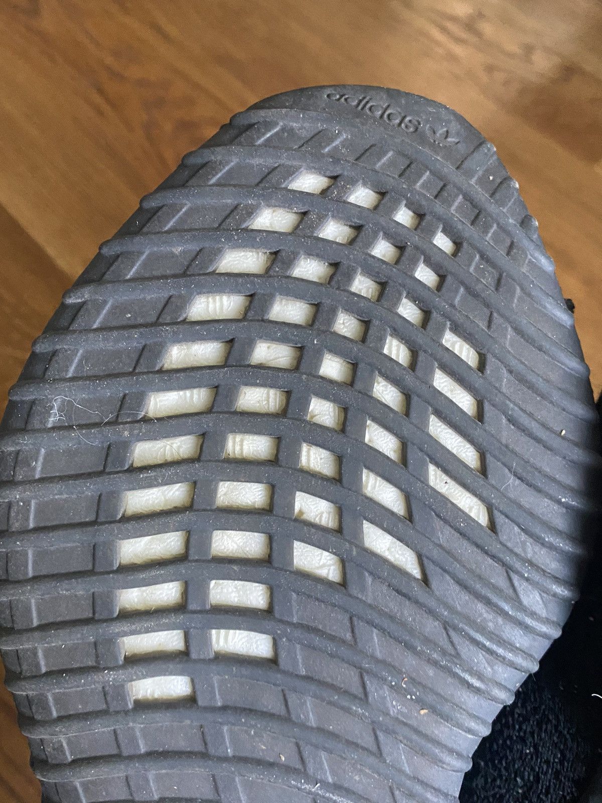 Adidas × Kanye West adidas YEEZY BOOST 350v2 Oreo Size US 6 / EU 39 - 14 Thumbnail