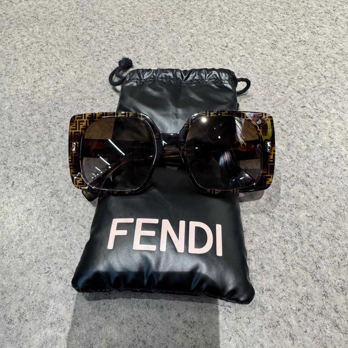 Fendi FENDI Roma Series Tortoiseshell Sunglasses Q10 Size ONE SIZE - 5 Thumbnail