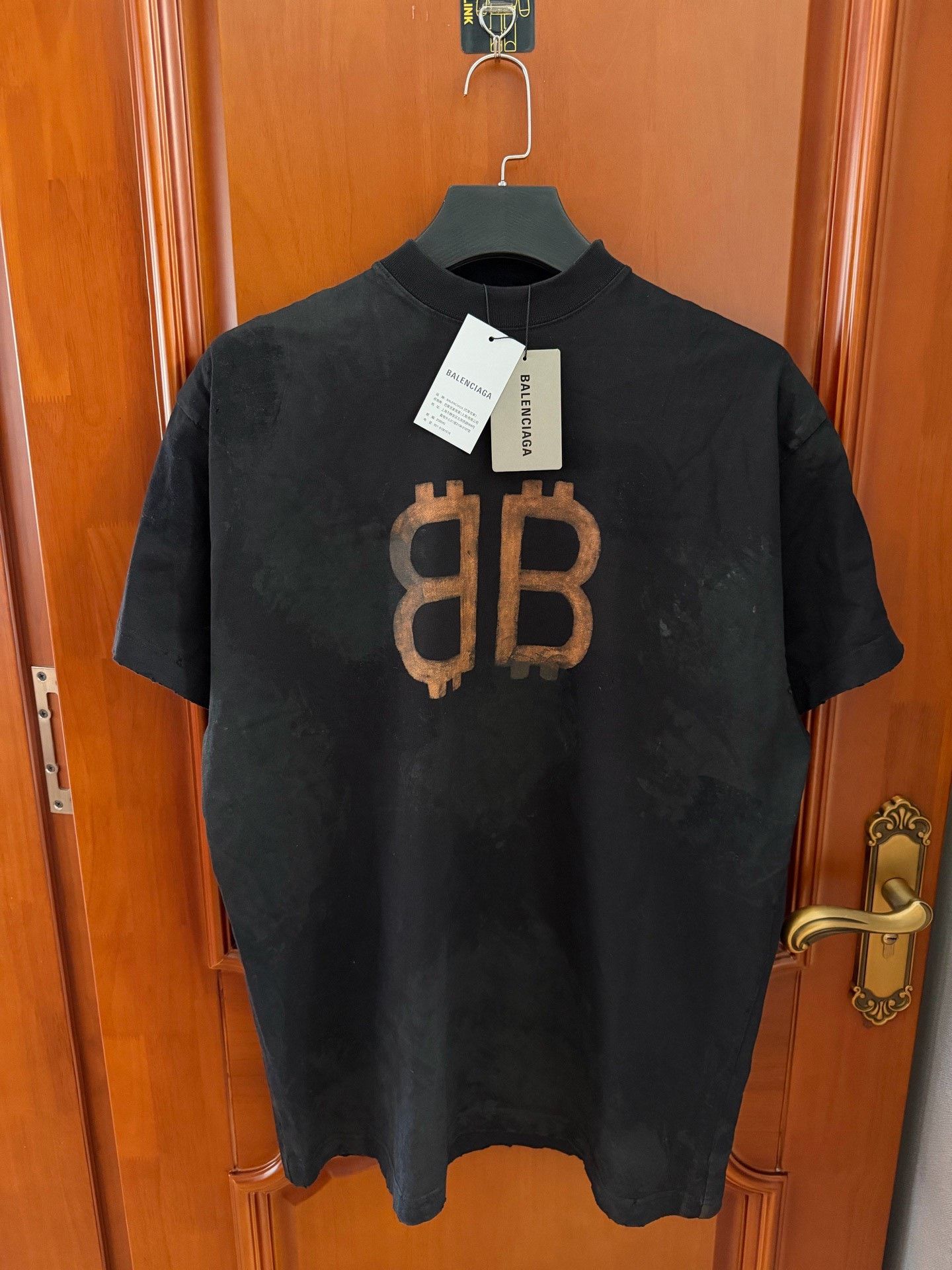 Balenciaga Balenciaga Distressed T-Shirt s Men Size US S / EU 44-46 / 1 - 1 Thumbnail