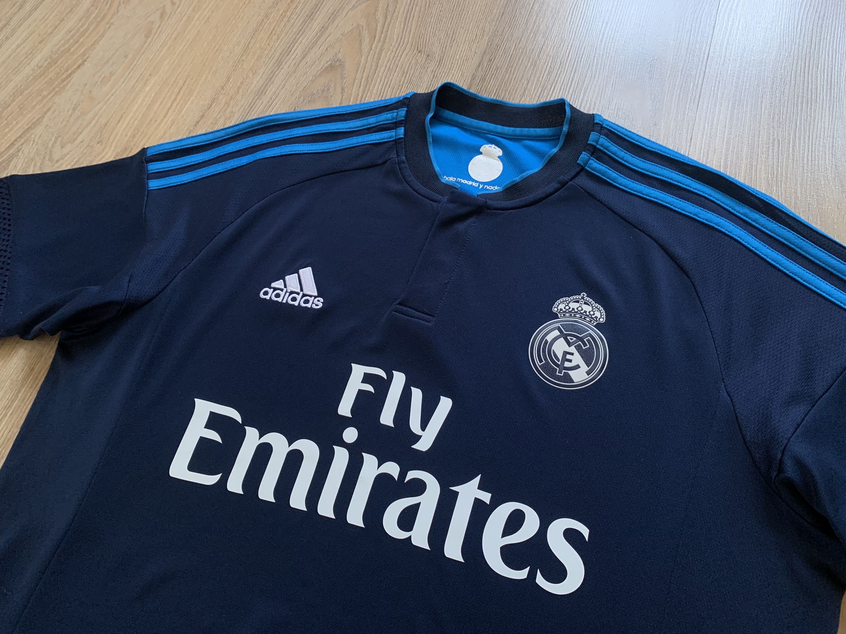 Adidas Adidas Real Madrid Football Shirt 2015-2016 Size US M / EU 48-50 / 2 - 4 Thumbnail