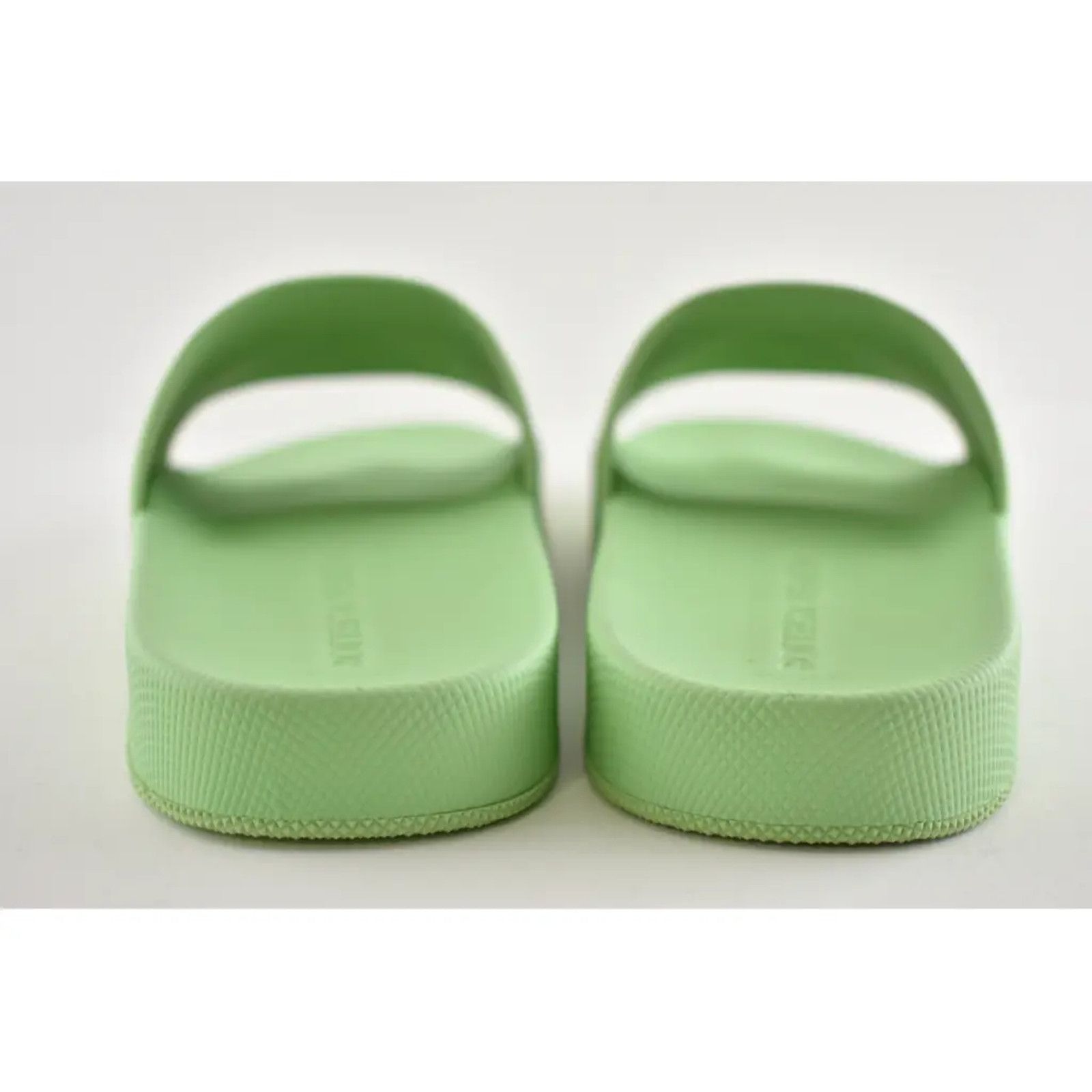 Bottega Veneta Bottega Veneta Slider Pistachio Green Quilted Rubber Pool Size US 6 / IT 36 - 11 Thumbnail