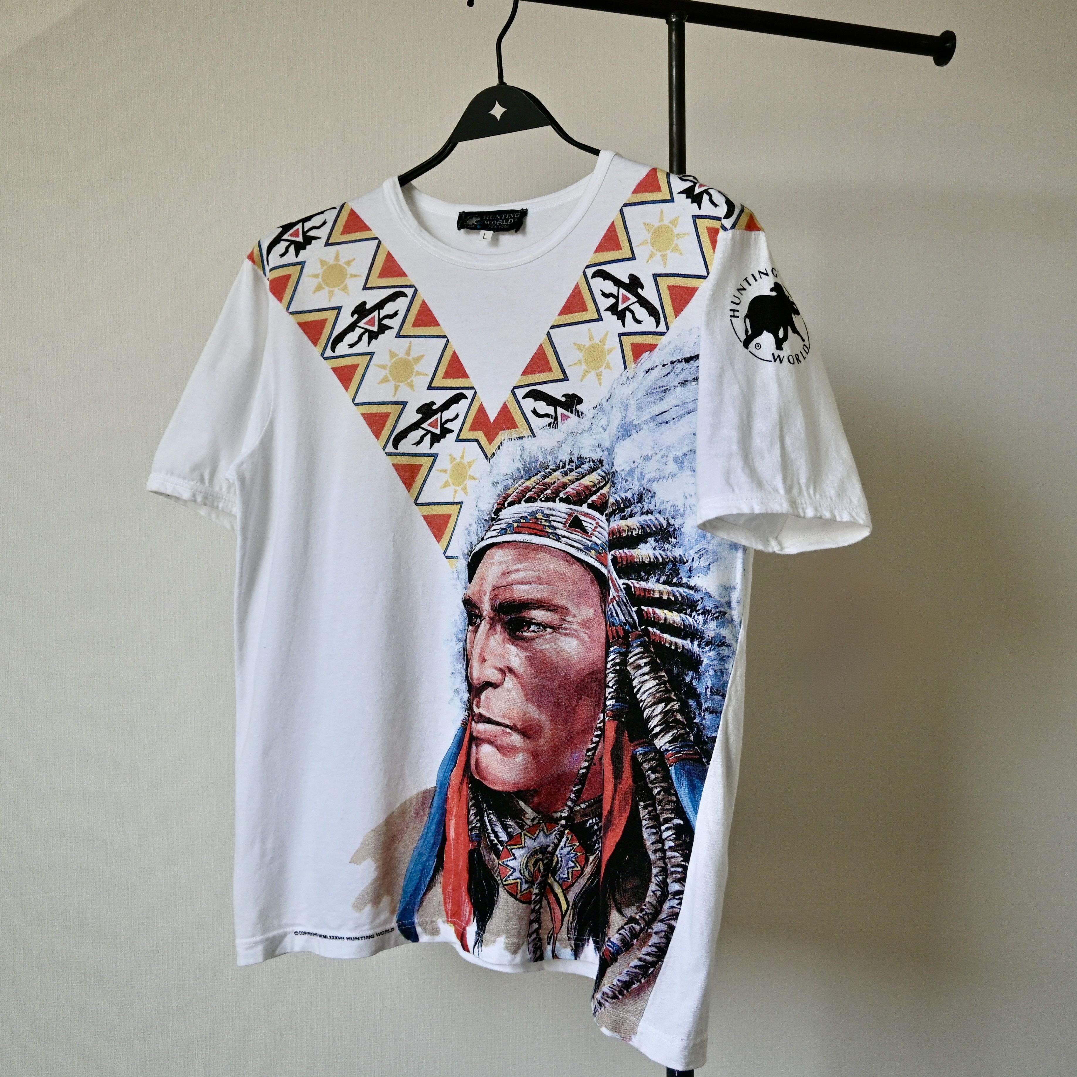 Vintage VTG 2000s HUNTING WORLD tribal chief T-shirt, made in Italy Size US L / EU 52-54 / 3 - 1 Thumbnail