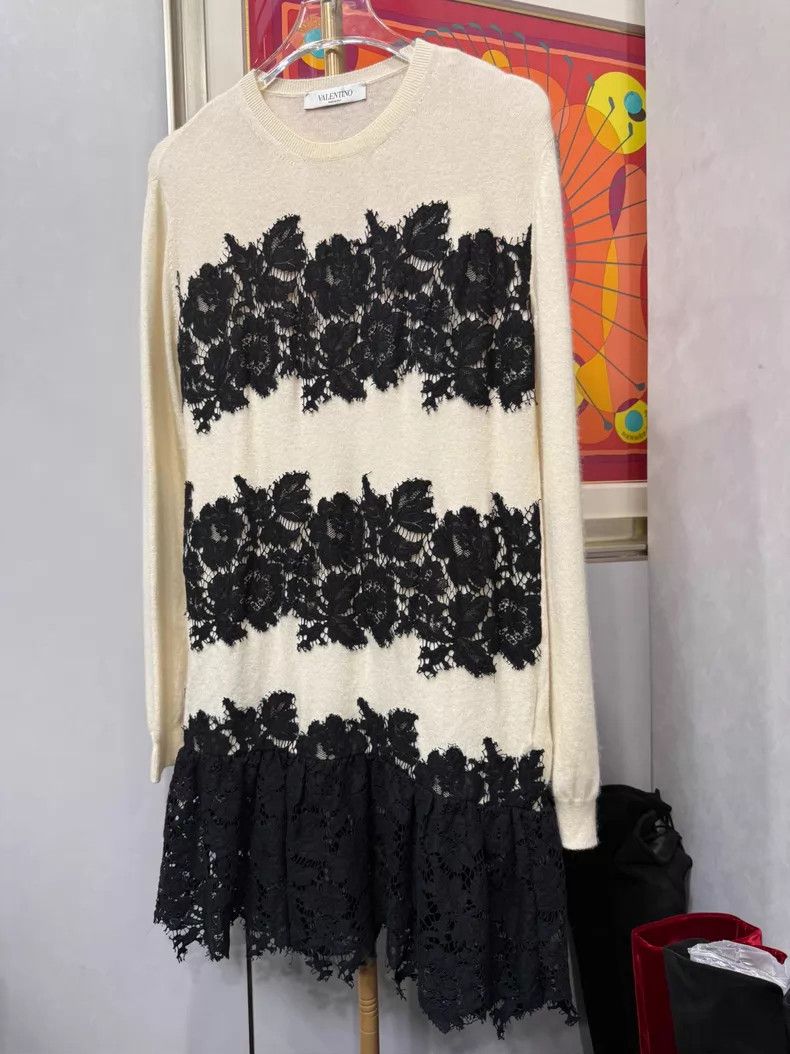 Valentino Valentino dress Size S / US 4 / IT 40 - 1 Thumbnail