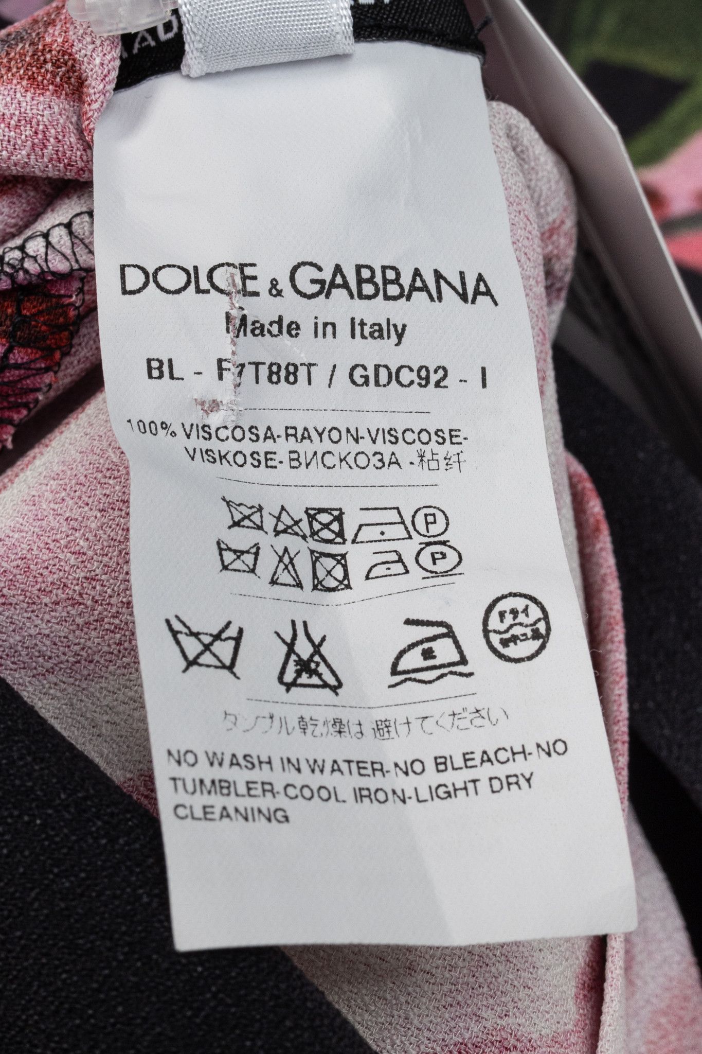 Dolce & Gabbana Dolce & Gabbana Nero Rose Floral Printed Crêpe Top Size S / US 4 / IT 40 - 9 Thumbnail