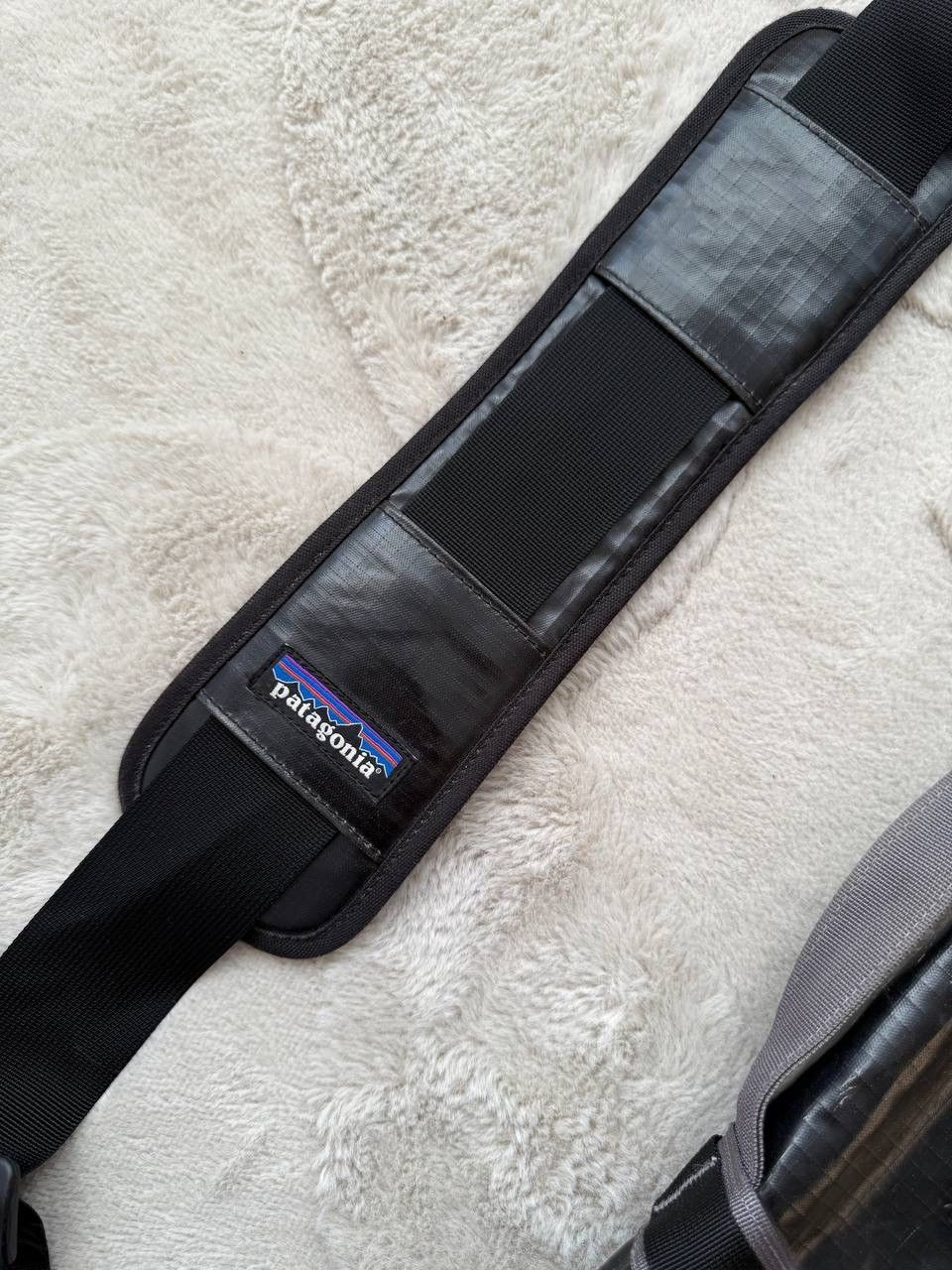 Patagonia Vintage Patagonia Black Hole Messenger Bag RaRE Y2K Size ONE SIZE - 5 Thumbnail