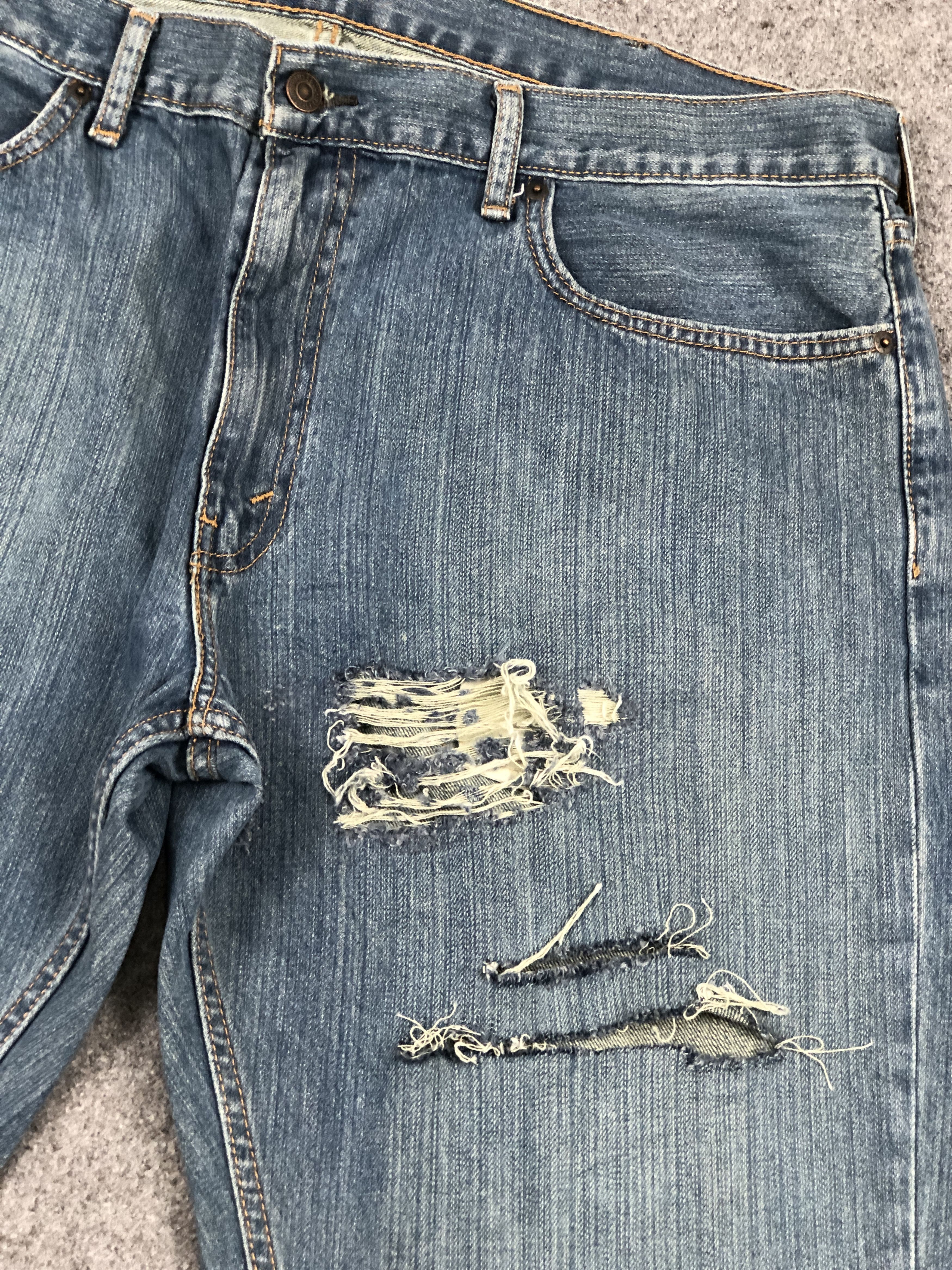 Levi's Distressed Vintage Levi's 559 Faded Blue Jeans DP2304 Size US 40 / EU 56 - 10 Thumbnail