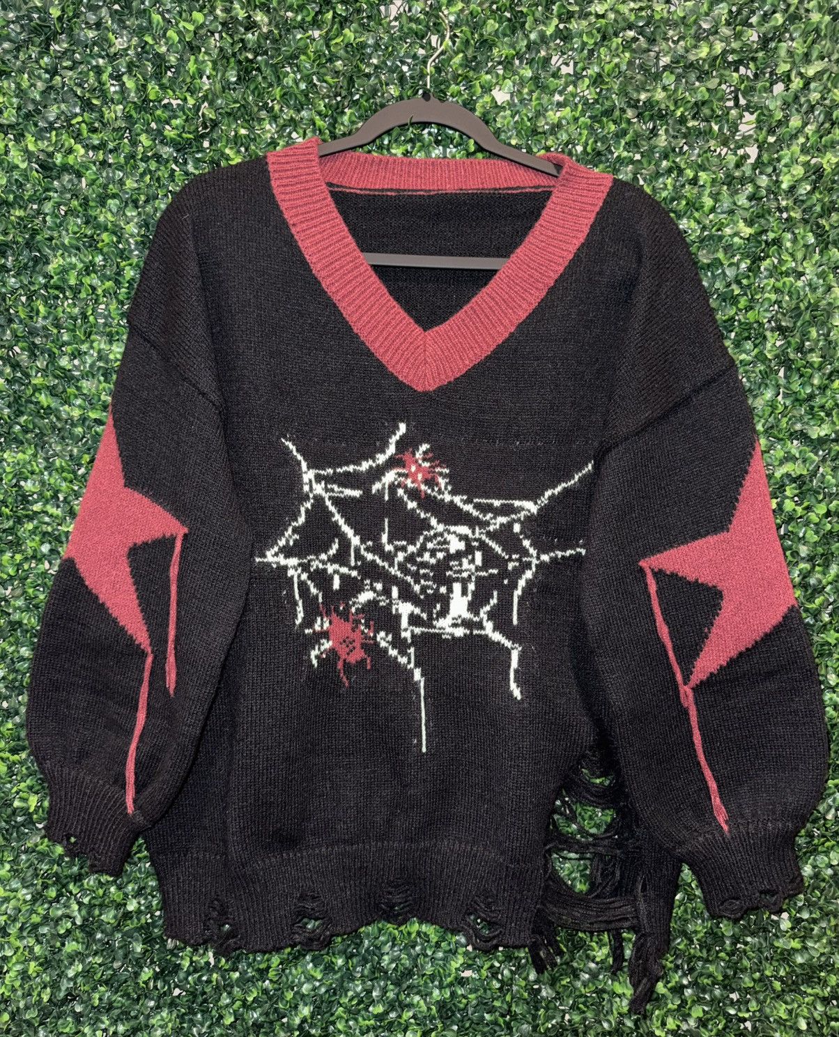 Other Black and red distressed graphic street wear sweater size L Size US L / EU 52-54 / 3 - 1 Thumbnail