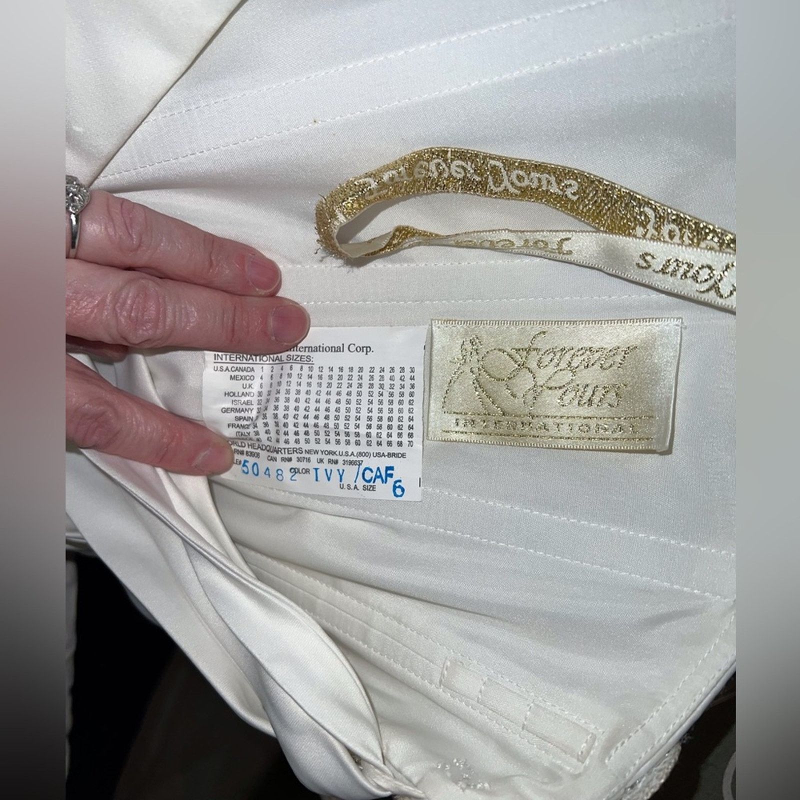 Other Forever Yours Embroidered Lace Overlay Corset Wedding Gown! Size M / US 6-8 / IT 42-44 - 4 Thumbnail