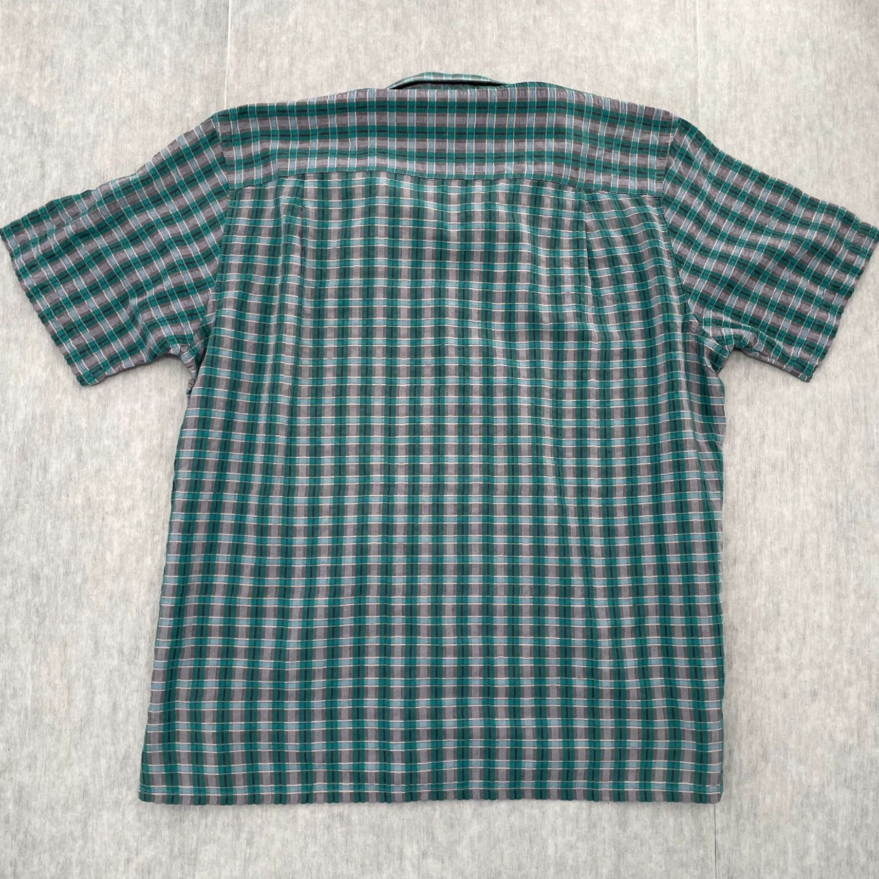 Patagonia Patagonia Men's Large Green Gray Shirt Button-Up Short Sleeve Plaid Logo Casual Travel Size US L / EU 52-54 / 3 - 2 Thumbnail