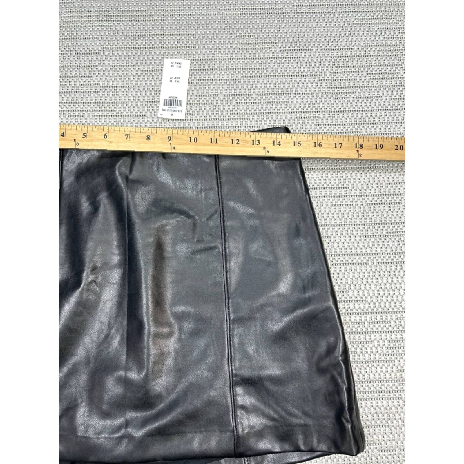 Abercrombie & Fitch Abercrombie & Fitch Mini Skirt Women Medium Black Faux Leather Side Zip Size 32" / US 10 / IT 46 - 6 Thumbnail