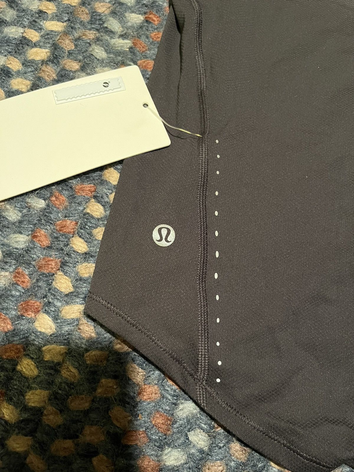 Lululemon Lululemon Women’s Black Short Sleeve Tee - size 6 Size M / US 6-8 / IT 42-44 - 5 Thumbnail