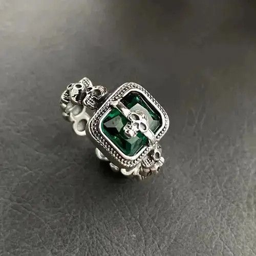 Jewelry Color Skull Ring in Silver, Men's