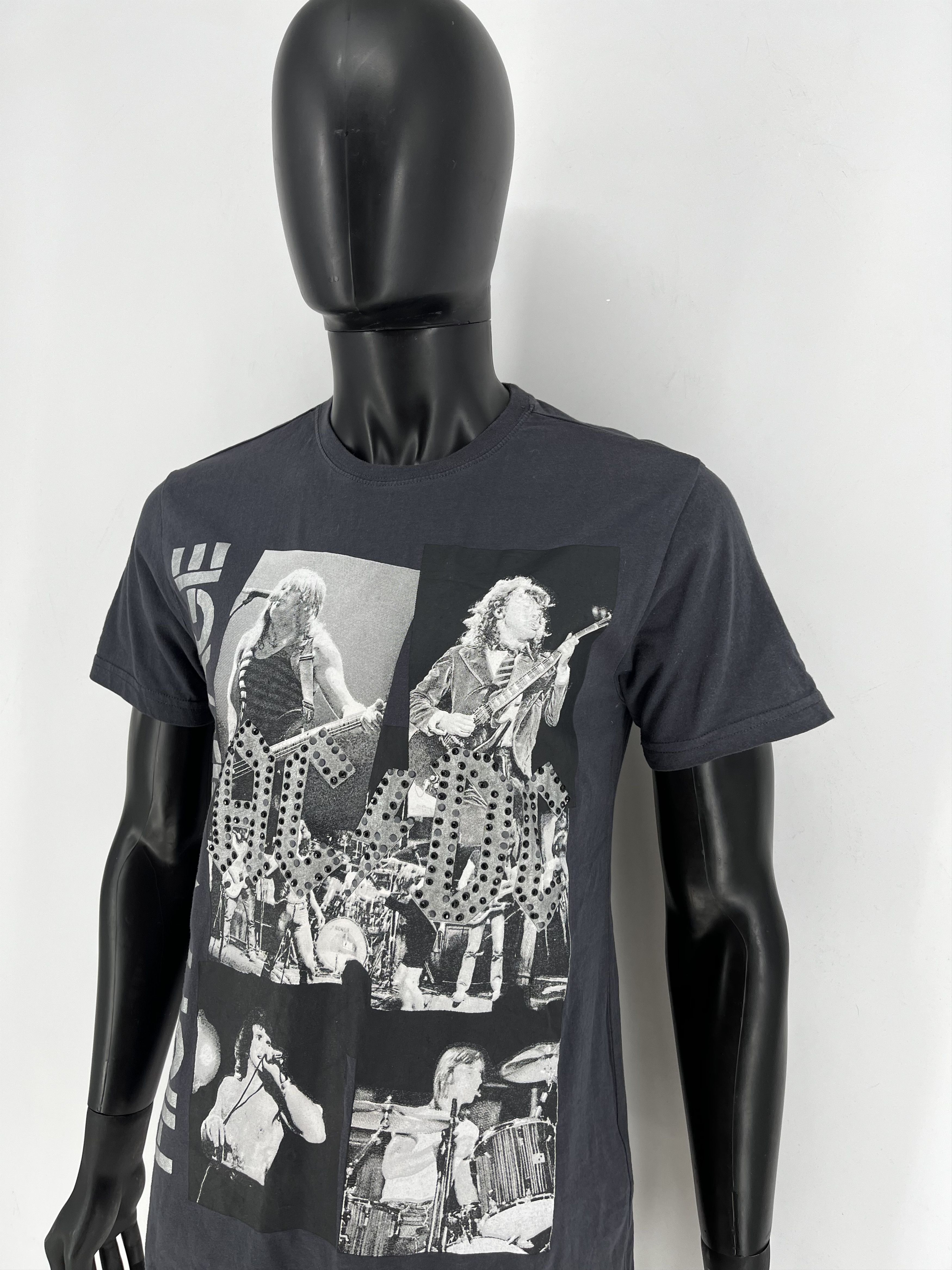 Band Tees VINTAGE Y2K ACDC TEE SHIRT BAND TEE Size S Size US S / EU 44-46 / 1 - 5 Thumbnail