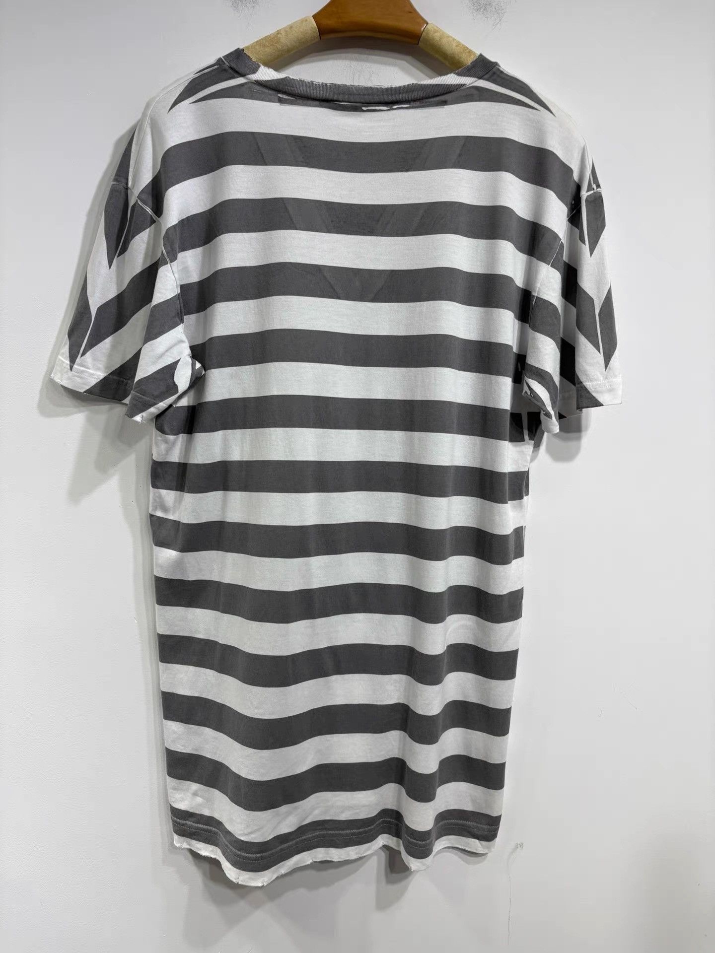 Dolce & Gabbana Dolce&Gabbana Men's V-neck Striped Short Sleeve T-shirt K29 Size US M / EU 48-50 / 2 - 2 Thumbnail