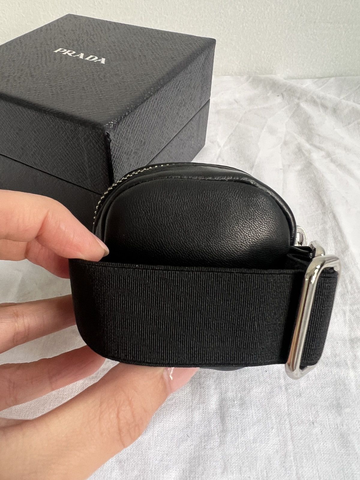 Prada Prada triangle logo lamb leather pouch bracelet Size ONE SIZE - 5 Thumbnail