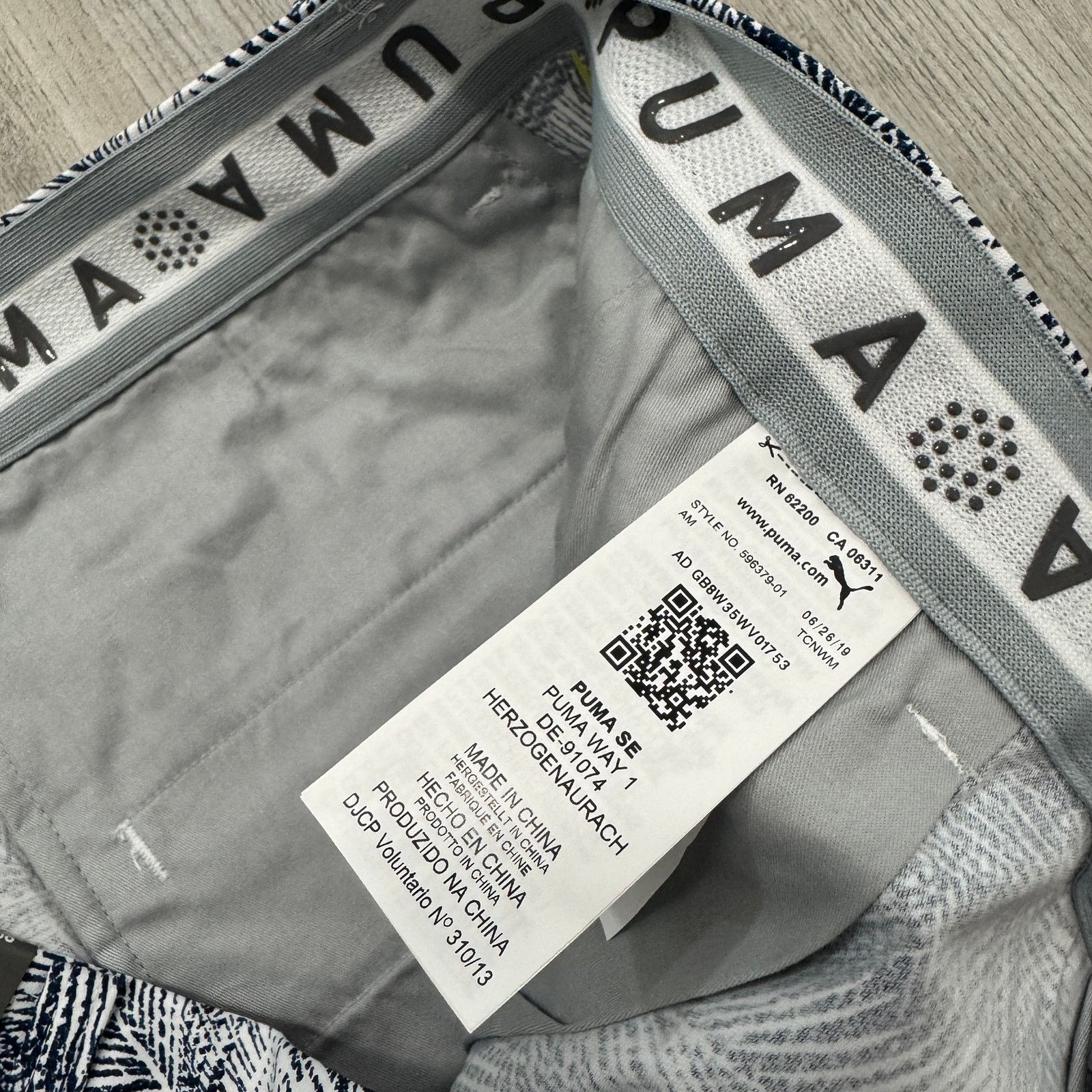 Puma NWT Puma Shorts Men's 38 Blue White Palms Dark TC11422 Size US 38 / EU 54 - 6 Thumbnail