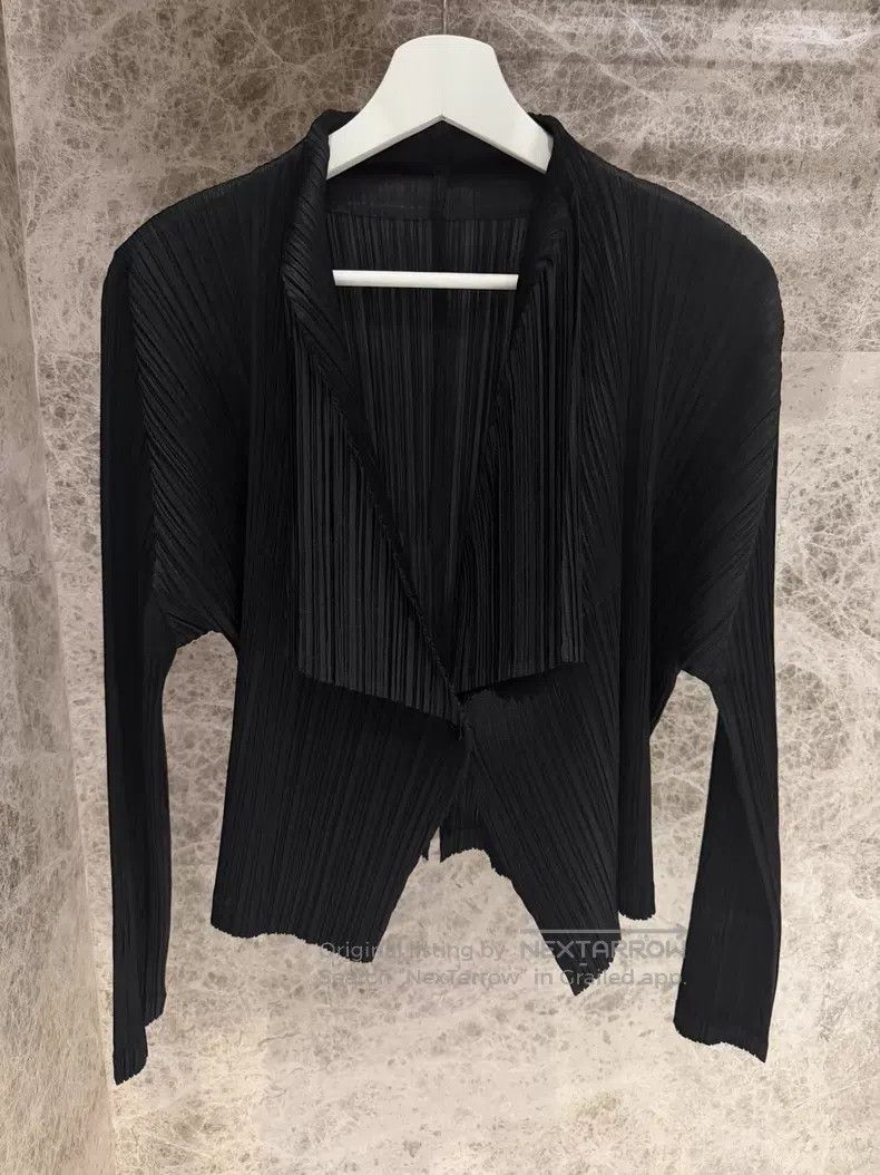 Issey Miyake Issey Miyake Black Ruffle Cardigan Size XXL / US 16-18 / IT 52-54 - 1 Thumbnail