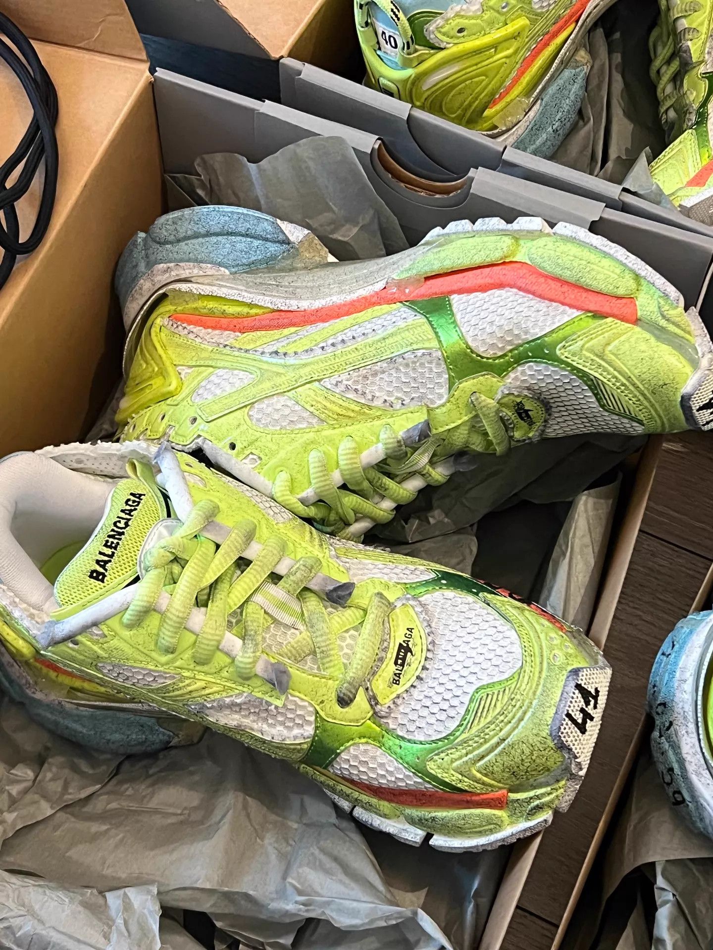 Balenciaga Balenciaga Runner Men's Low-Top Distressed Fluo Green Sneakers Size US 7 / EU 40 - 5 Thumbnail